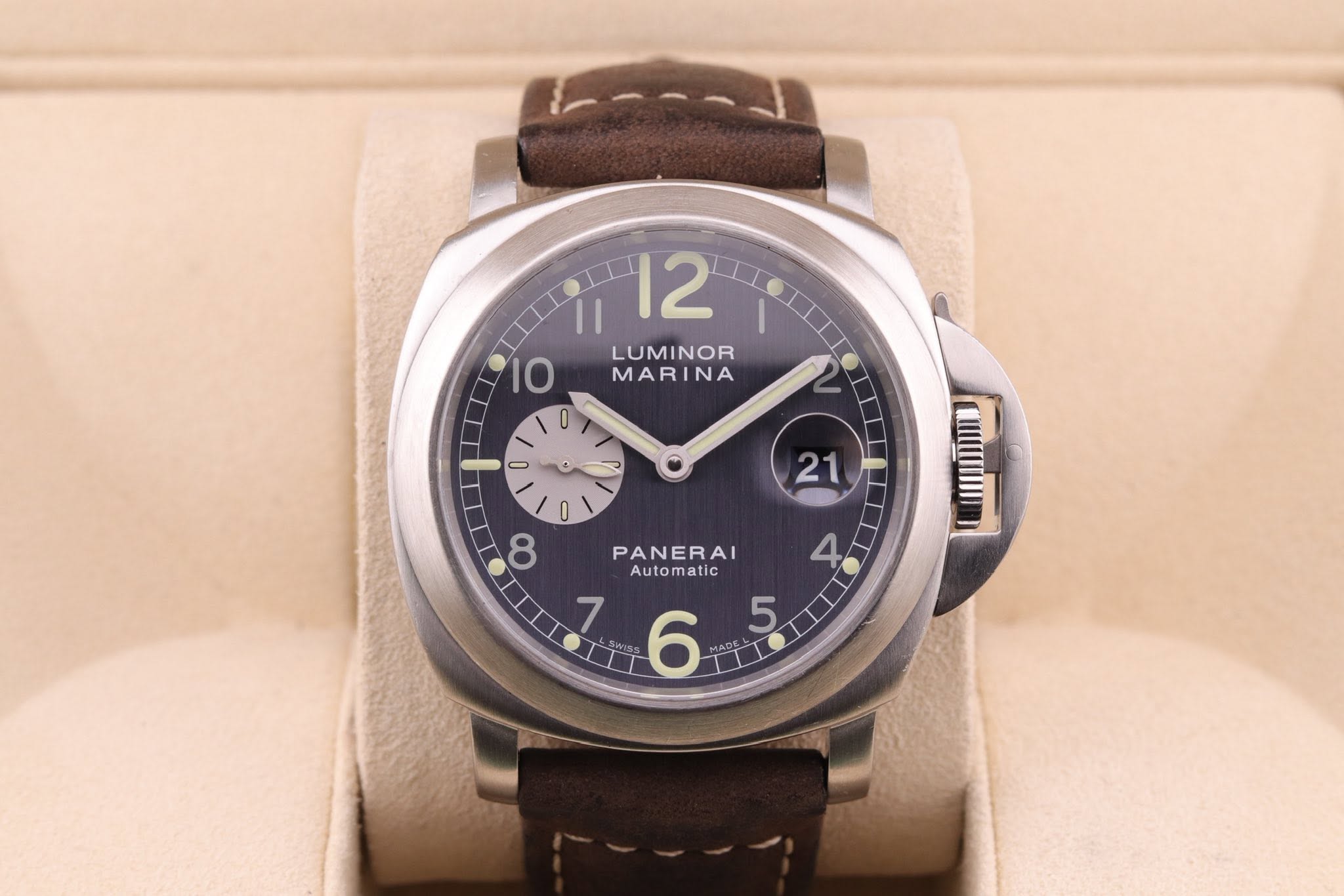 May be an image of wrist watch and text that says '1112 I1 12 10 LUMINOR MARINA 0 ١ ه - - 0 8 21 4 PANERAI Automatic 7 5 이베포포 6 MACEL'