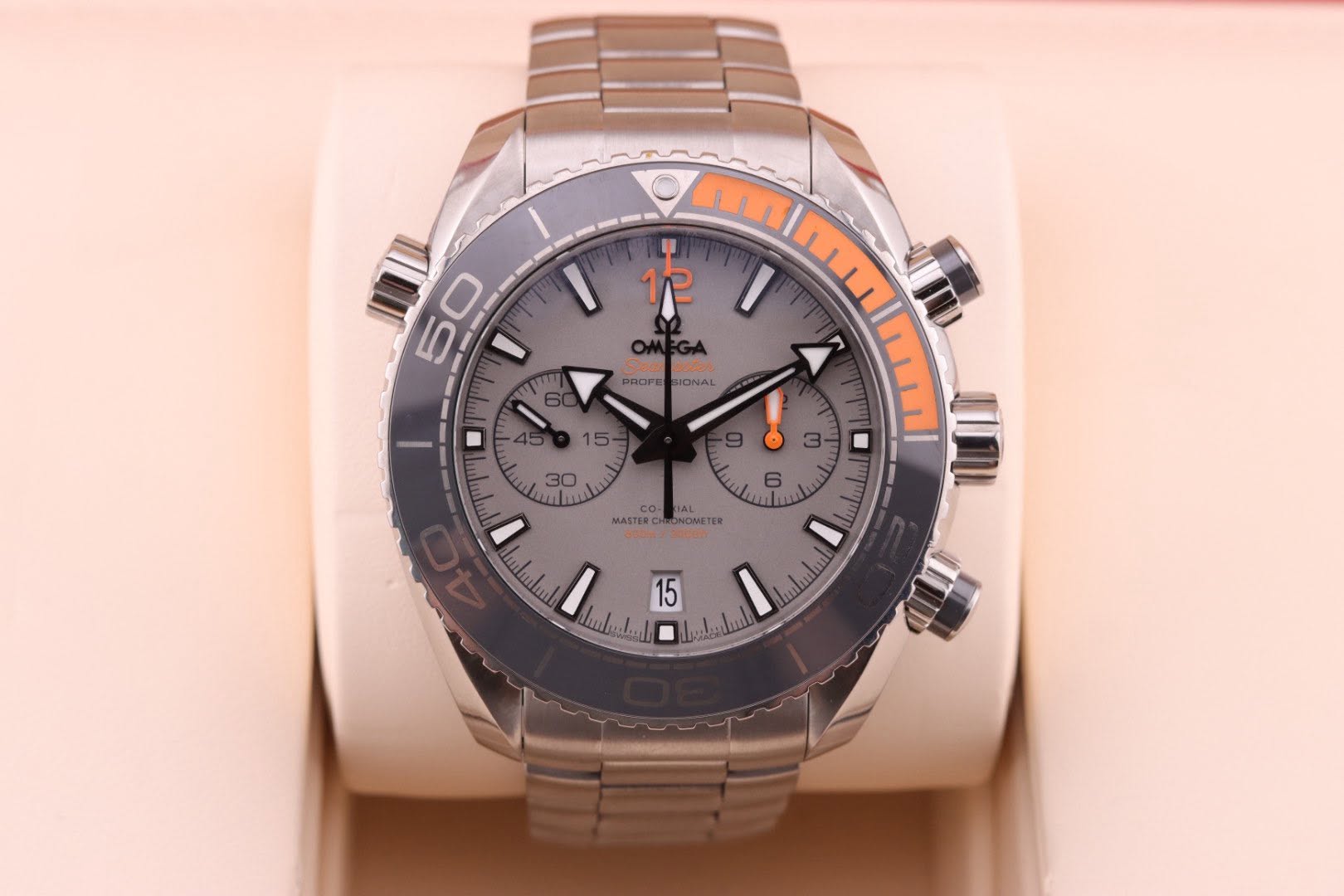 May be an image of wrist watch and text that says '50 I 12 بسامت OMEGA 오고 OMEGA asdel EGA Sao n P PROFE SIONAL ق 6 O- MASTERCH ONOMETER ማማማጣ 15 hutded نساان'