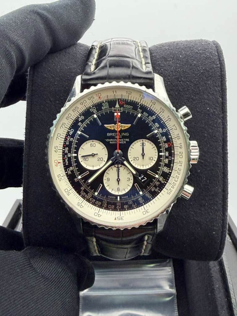May be an image of wrist watch and text that says ' BASE MPH 0០០២ 80 a5 75 70 ጥጣጣጣ 40 60 65 NAUT.35 40 30 플지부어 55 BRE 60 MIS 製造 月 שין 금 A5 6. oui O 40 DE ម'
