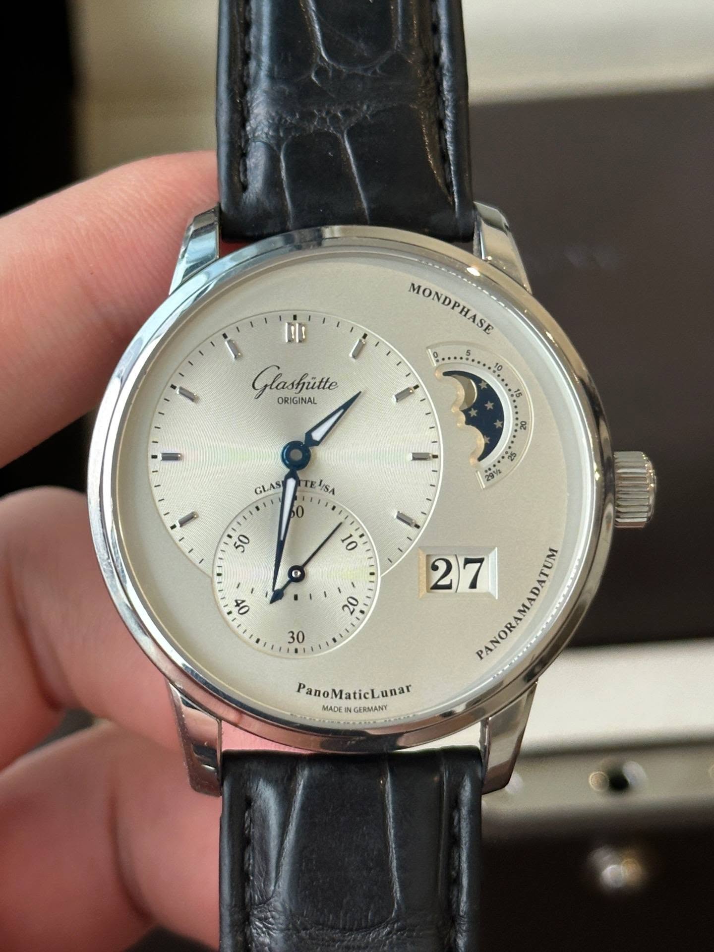May be an image of wrist watch and text that says '小 E i Glashitte ORIGINAL I MONDPHASA O....... T0 重 .15 20 GLAS TEJSA TE SA 0 18 10 .운 19V 公 9Y% ま 50 10 o 0 of 20 O 30 27…