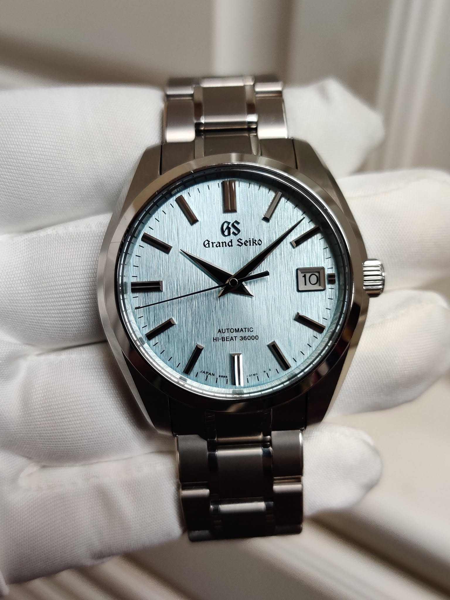 May be an image of wrist watch and text that says 'GS Grand GrandSeiko Seiko 10 ΔΤΟΜAΤΙC MATIC I-BEAT M -BEAT36000 36000'