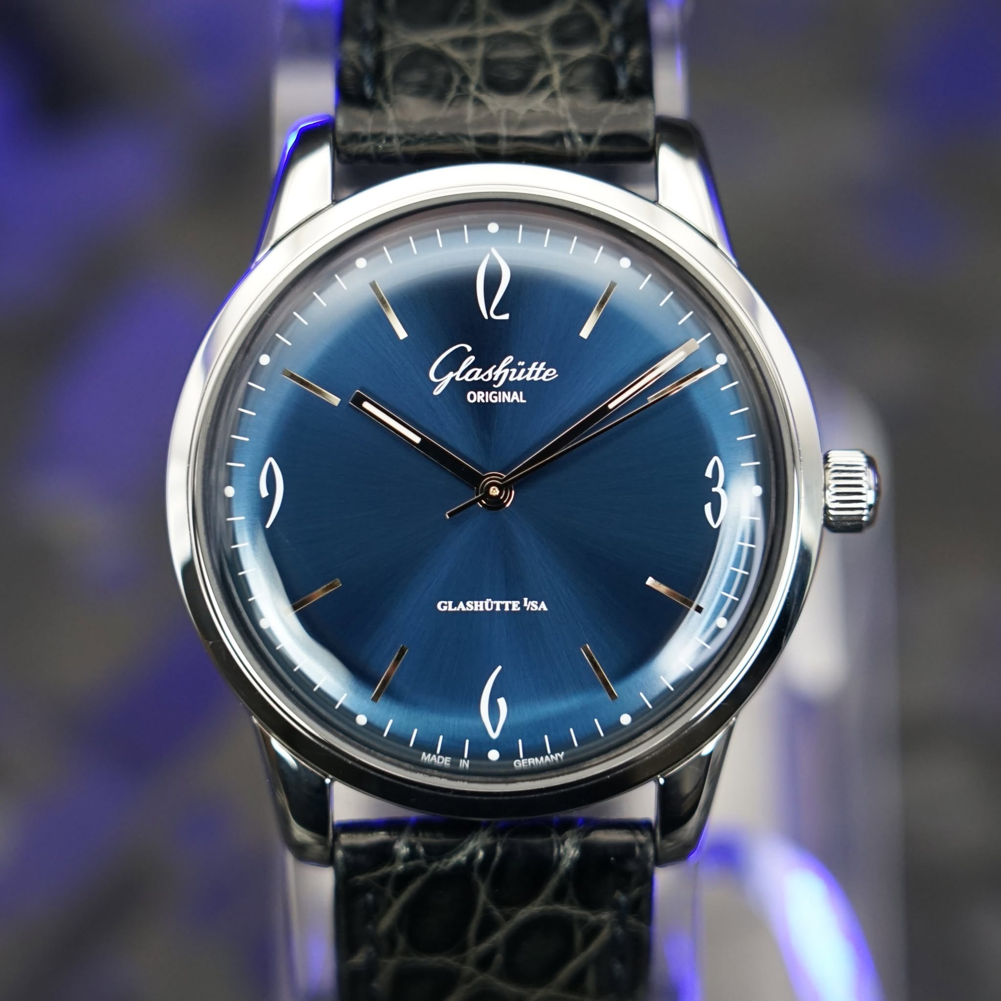 May be an image of wrist watch and text that says '2000000 Glashitte ORIGINAL GLASHÜTTESA USA 6 MADE GERMANY'