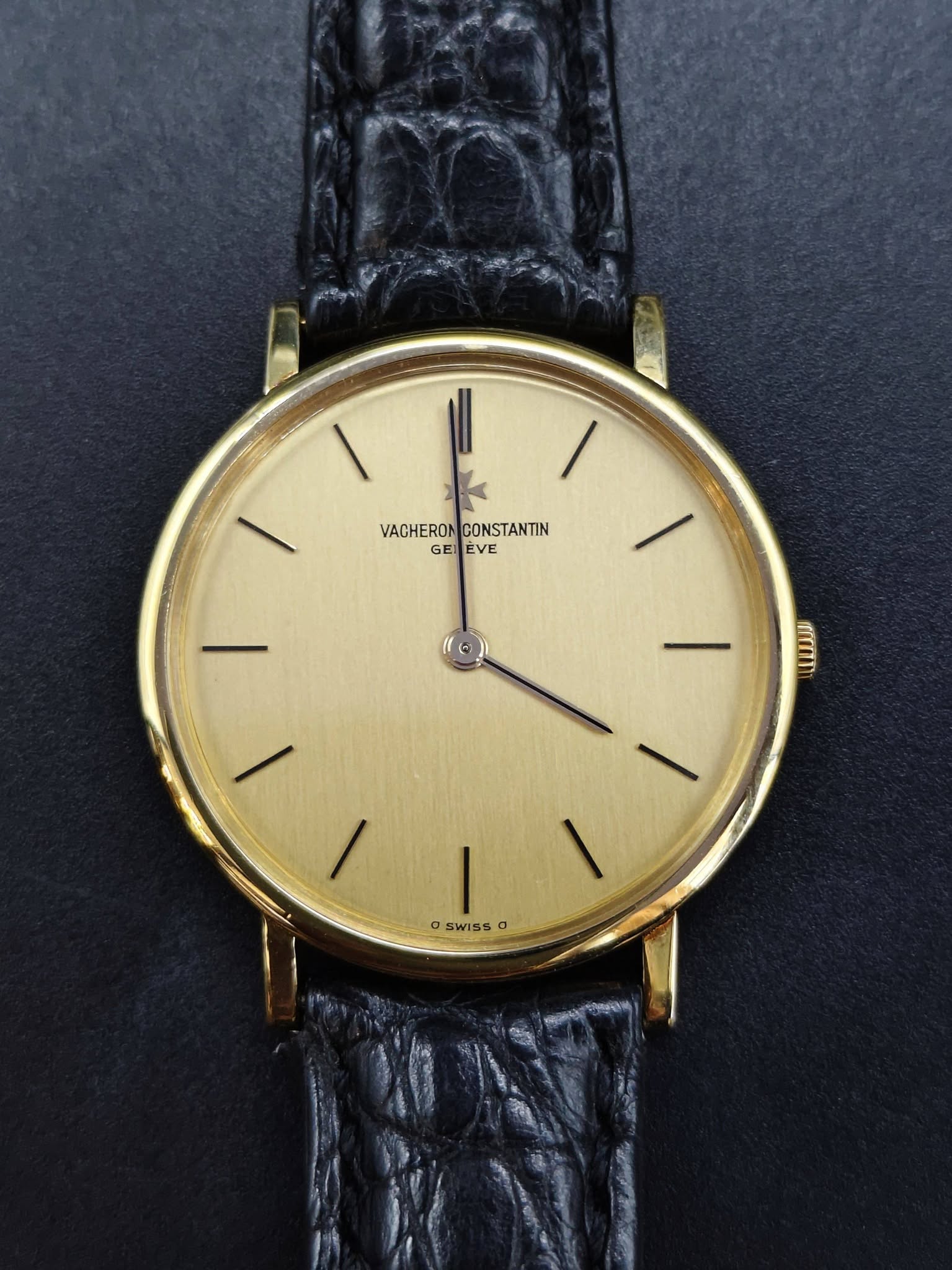May be an image of leather, wrist watch and text that says 'VACHERON VAGHERONCONSTANTIN CONSTANTIN GELEVE GEI EVE ሰ o SWISS a'