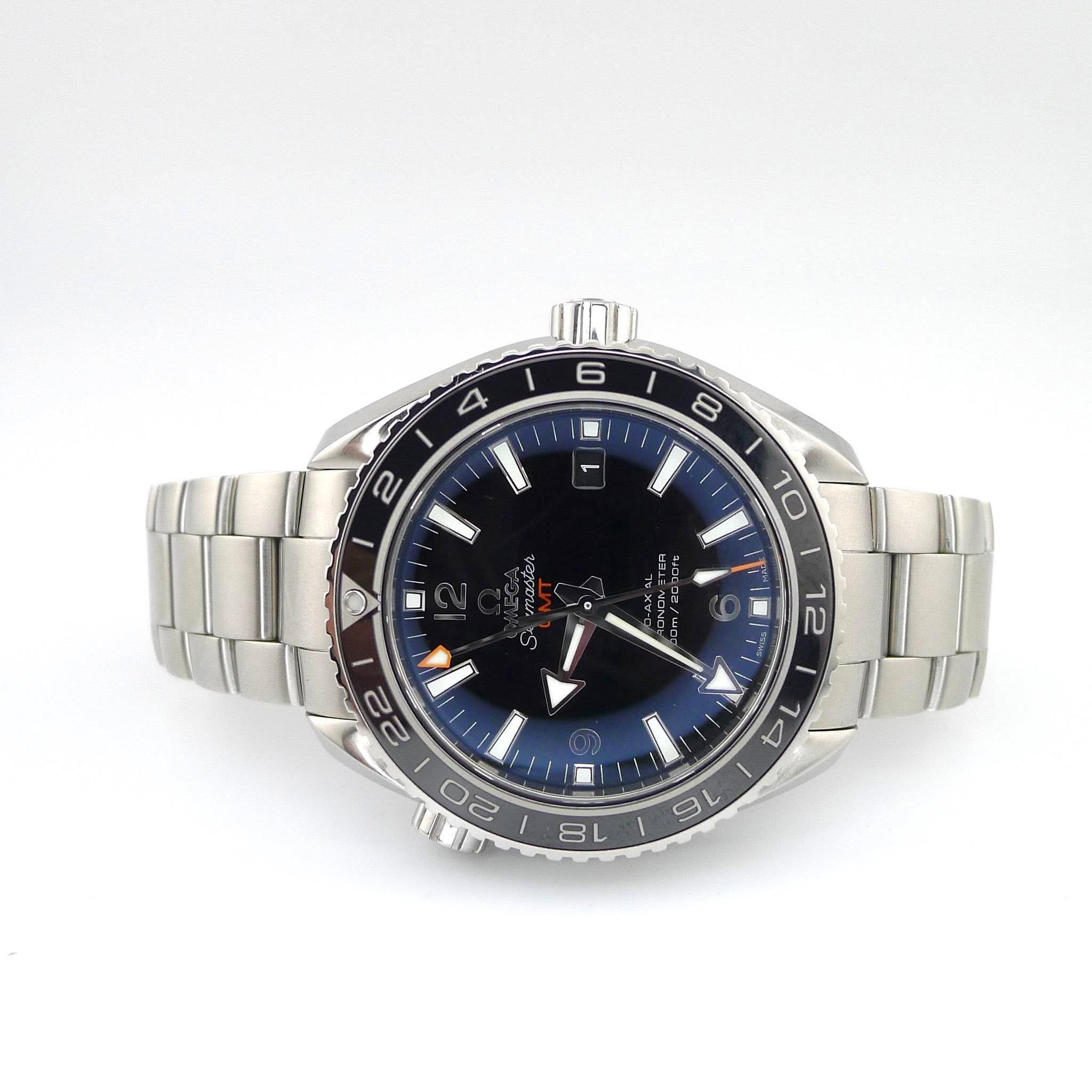 May be an image of wrist watch and text that says '6 I 4 8 2 10 ၀ 12 OSE master 22 2 14 ال BY'