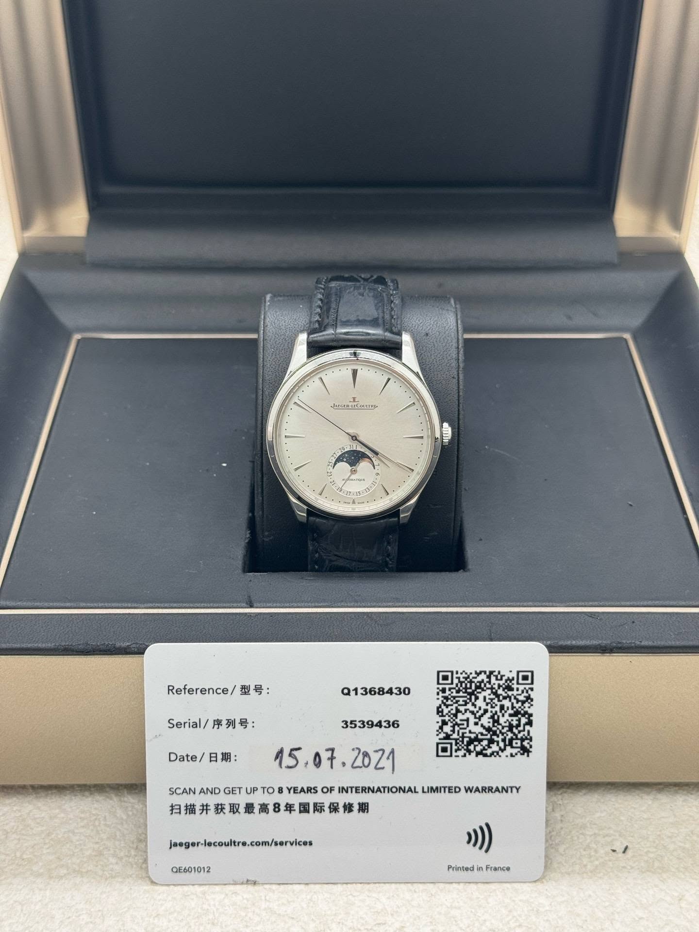 May be an image of wrist watch and text that says 'pEcилp MeRulen आ Reference/ Refer/型号: 型号: Q1368430 Date/日期 Date/ 日期: Serial/序列号: Serial/ 序列号: SCAN ND GETU TU PT TO BYE YEARS OF…