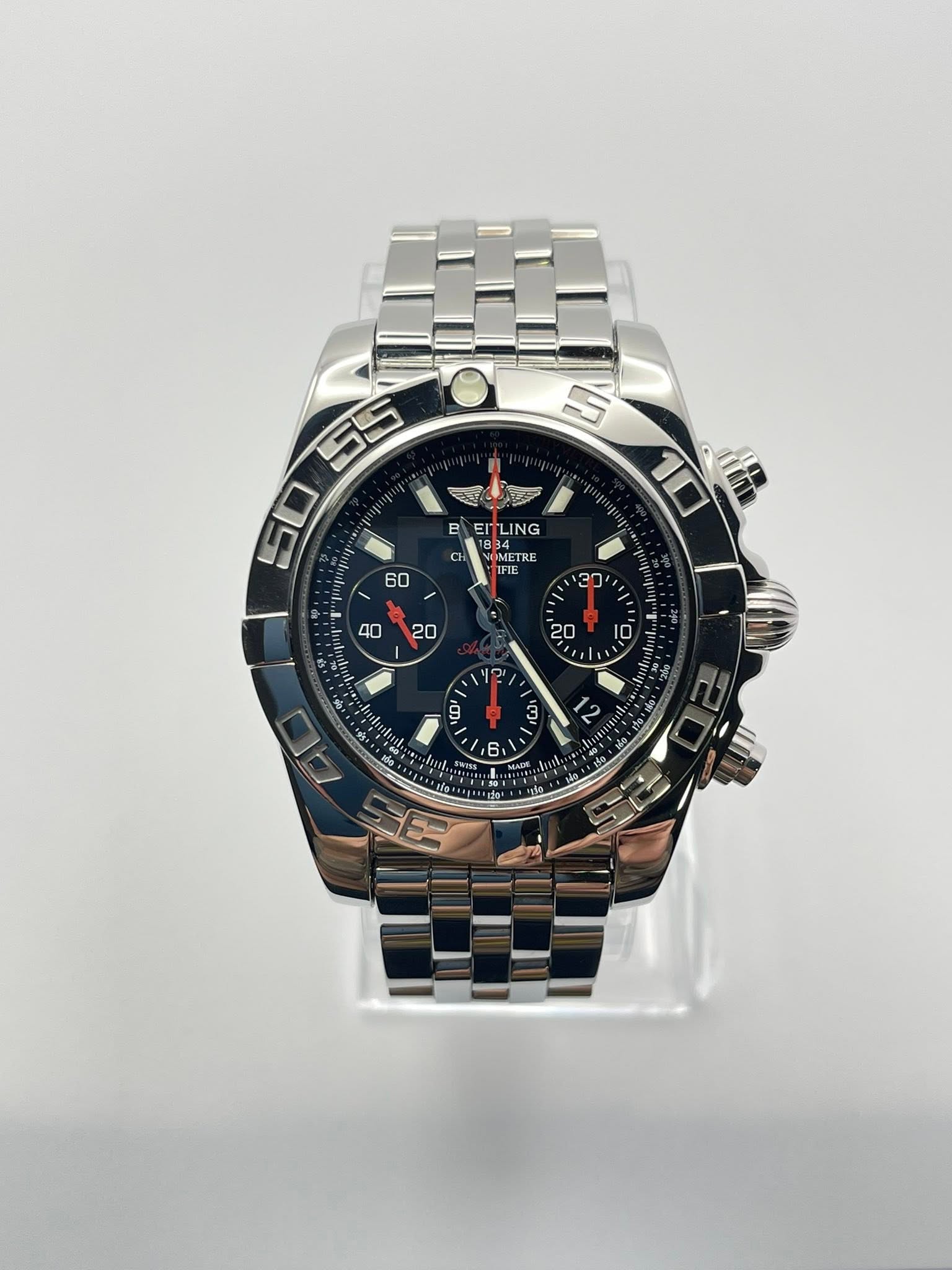 May be an image of wrist watch and text that says '5 55 50 S 10 e El EITLING LING 83 34 METRE 4 CH IFTE /י D 2 9 ,נייי ጦ 16 40'