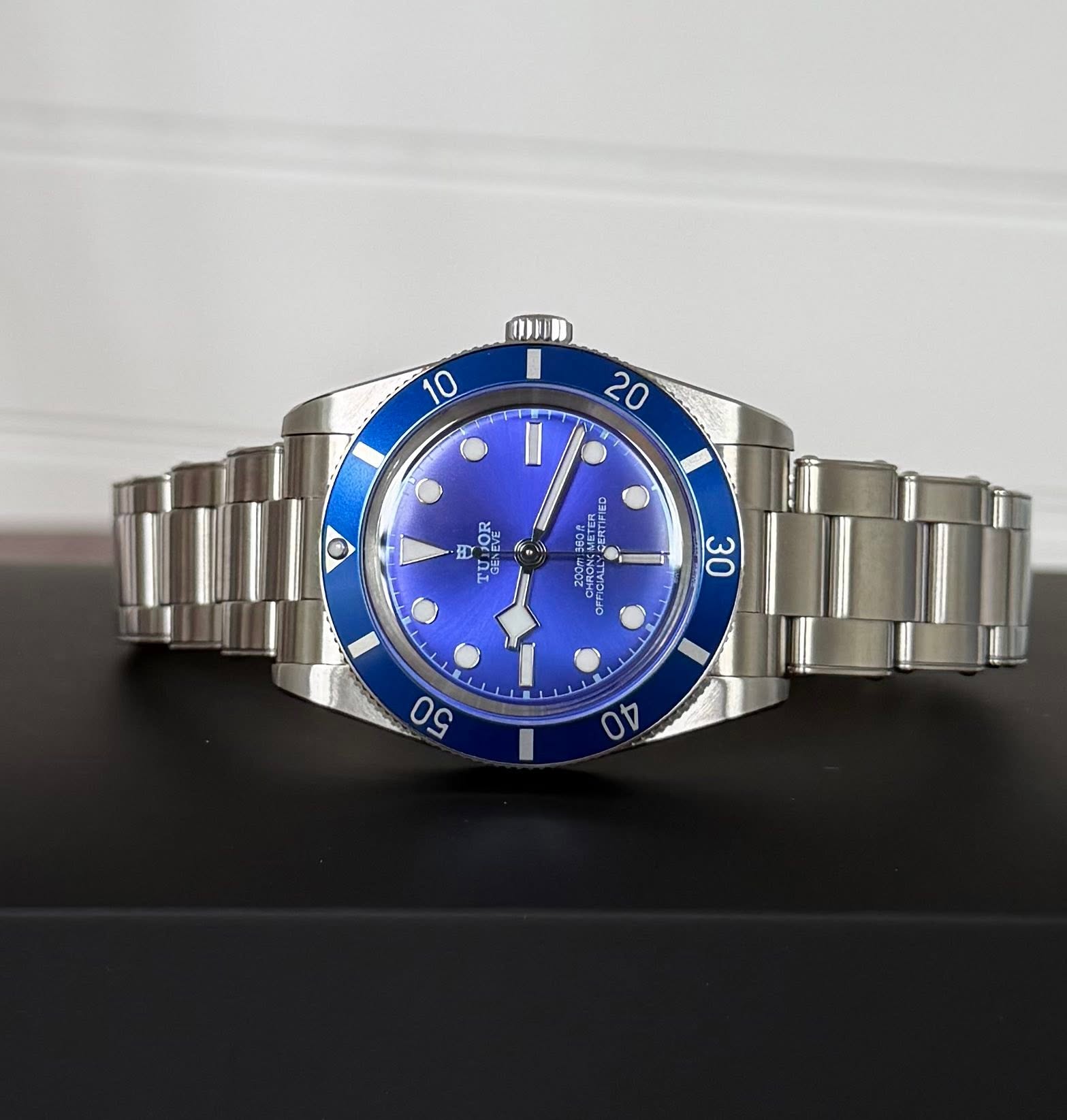 May be an image of wrist watch and text that says '10 20 밥 I HD O BE "भे 30 ORe ち N 50 40'