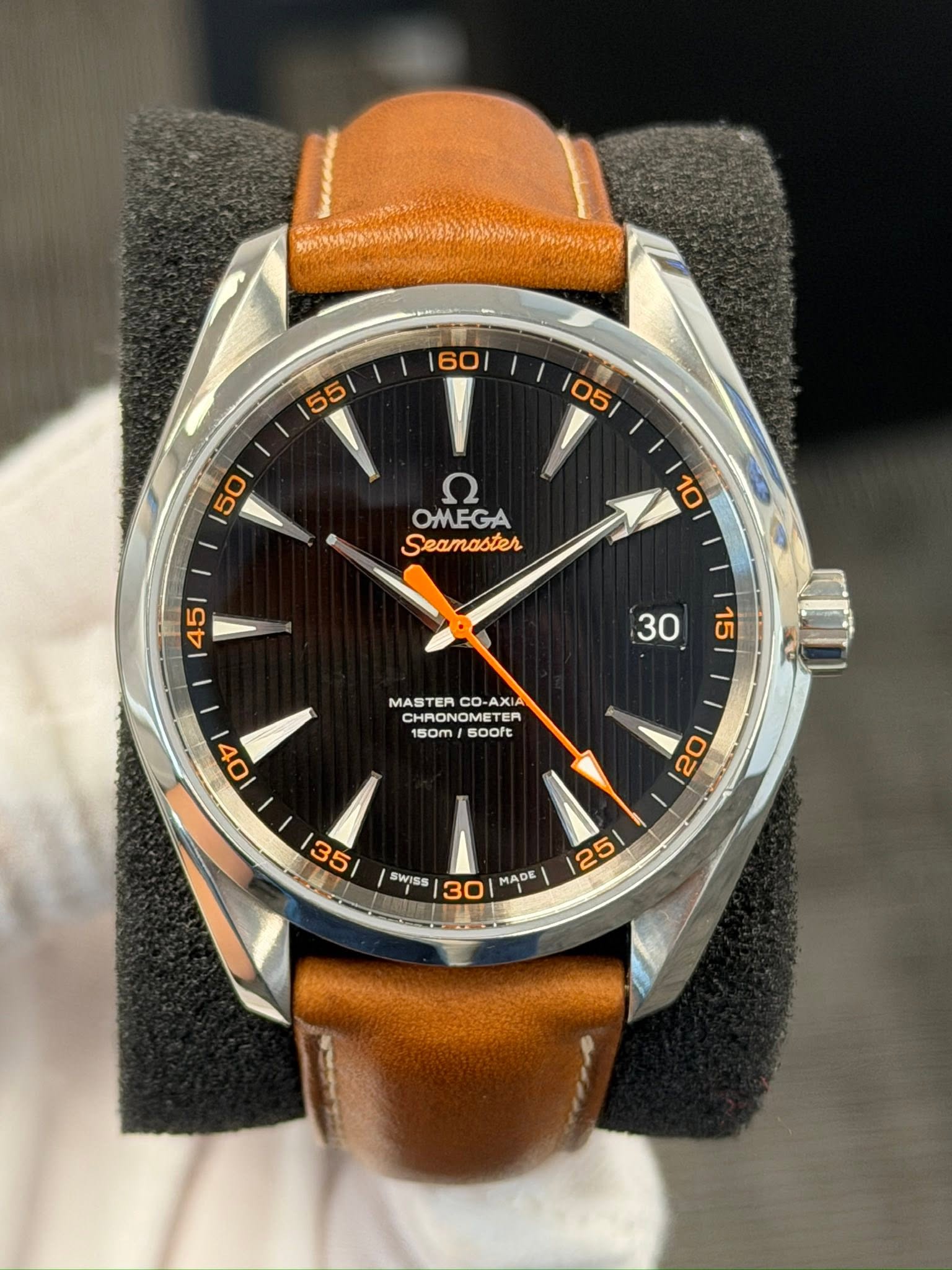 May be an image of wrist watch and text that says ' OMEGA Seamaster N MASTER CO- AXI CHRONOMET NOMETER ETER NOM 150m 600ft 150m/600ft tt 44 00 35 e SWISS 30 MA MADK 25 25 0'