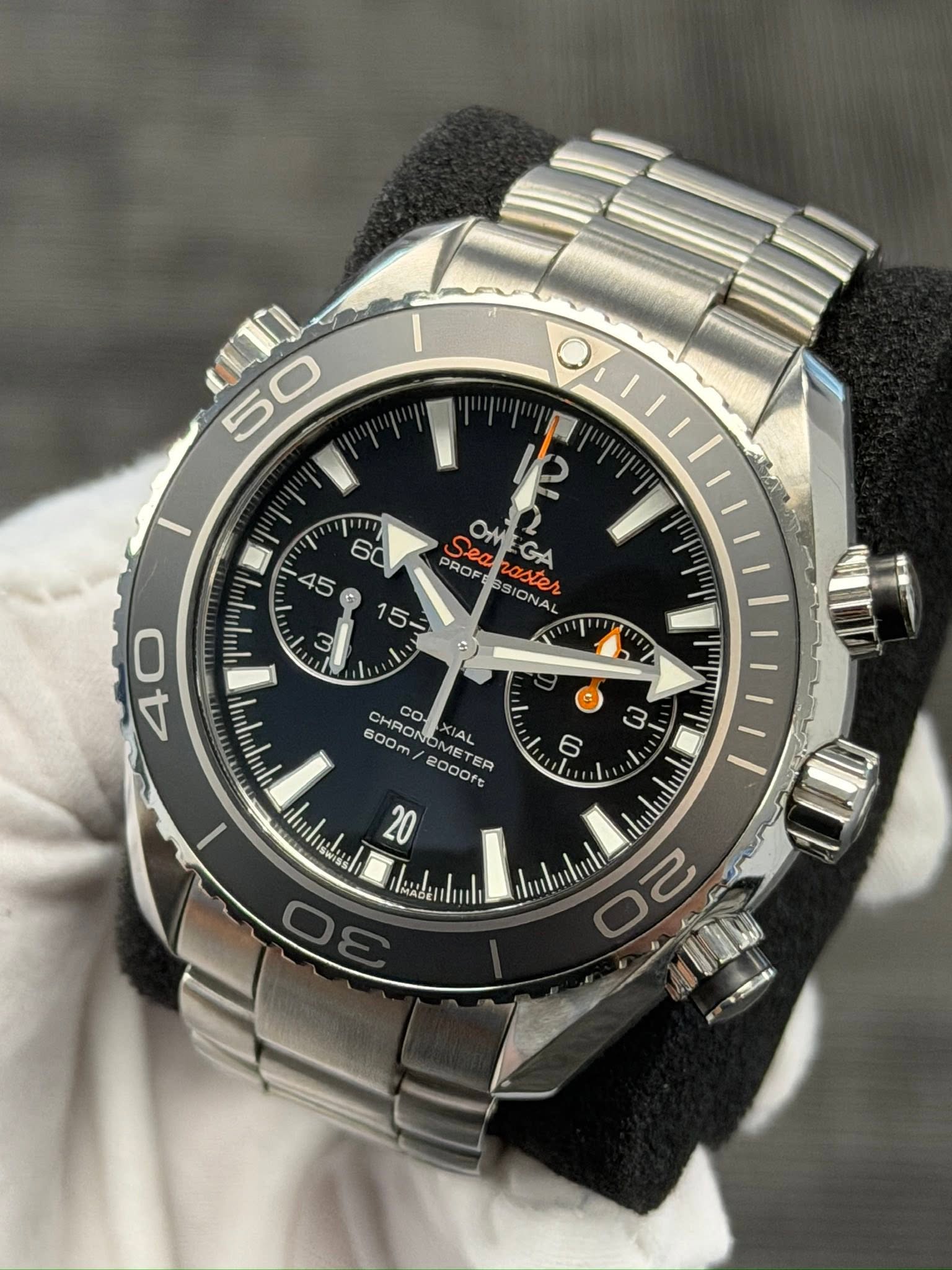 May be an image of wrist watch and text that says '50 5 3 IIE 60 45 G 15 ROF E aster Sea G ONA 3 G 3 40 יויוייוי ויייויוין 600m CHRONOMETE CHRO HRONDMSTEO CHRON KIAL CO. OMET…
