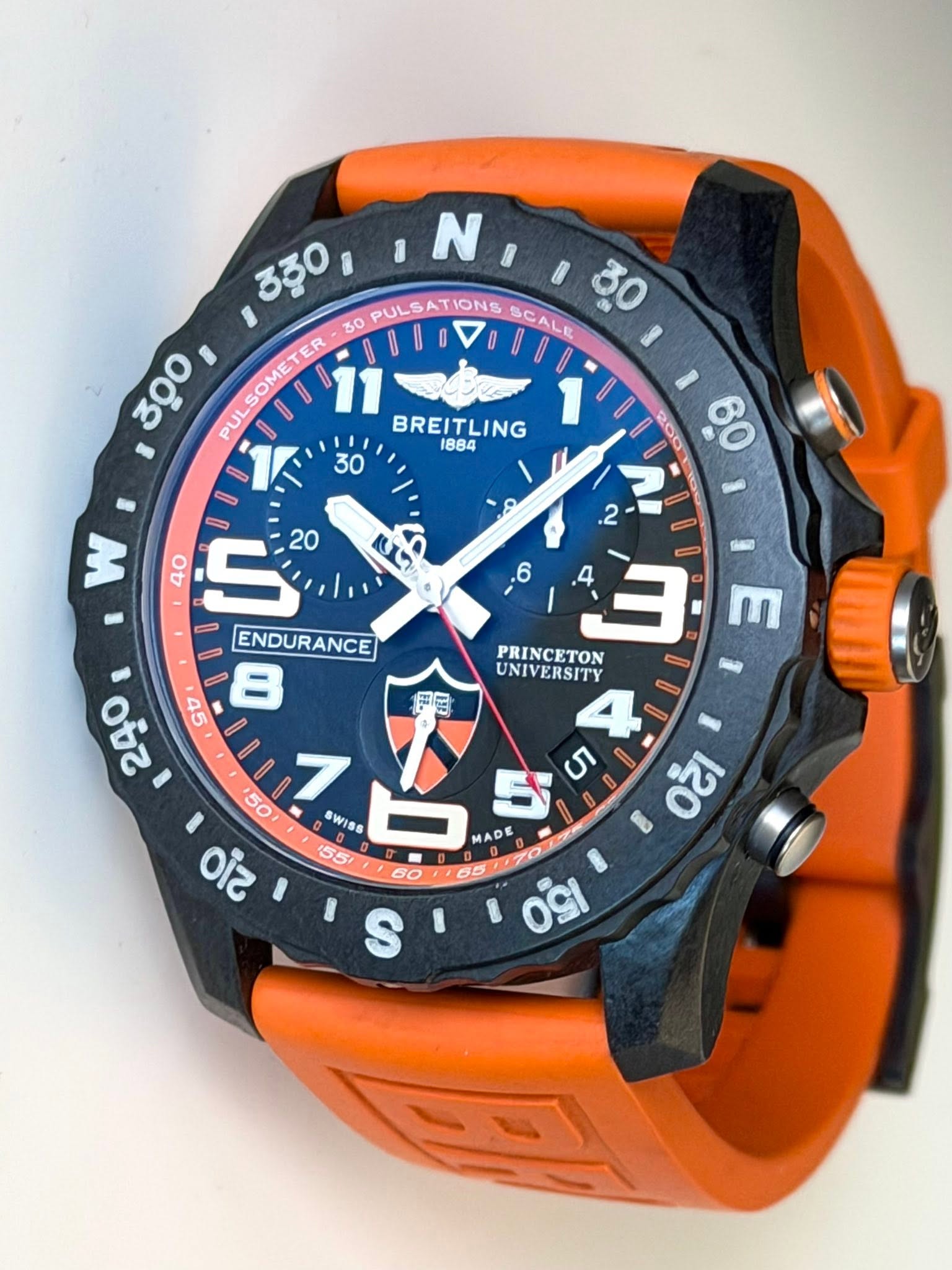 May be an image of digital watch and text that says ' उਨੂ0, 1 N 300 PUL PULSOMETER SOMETER 11 30 PULSAT ONS SCALE 30 BREITLING 1K ENDURANCE ENDUR 8 240 s - I 50 210 M 2 E…