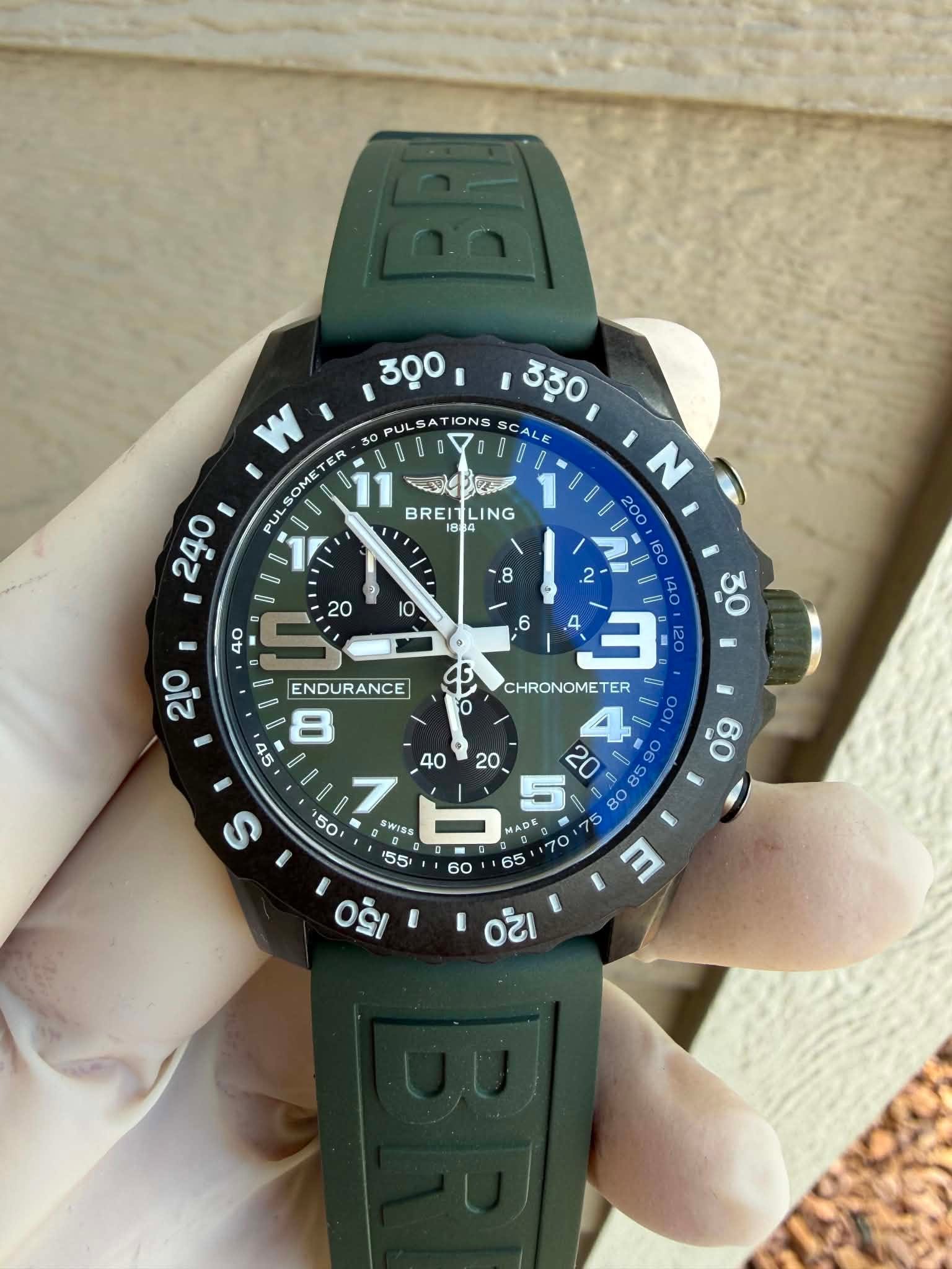 May be an image of digital watch and text that says '300 330 w ER PULS PULSATIONS TIONS SCALE 50 SOME U 7 39 52 PUL I BREI BREITLING 1824 I N IO 6 ዐደ 2 4 S otI CHRONOMETER ዋን 0…
