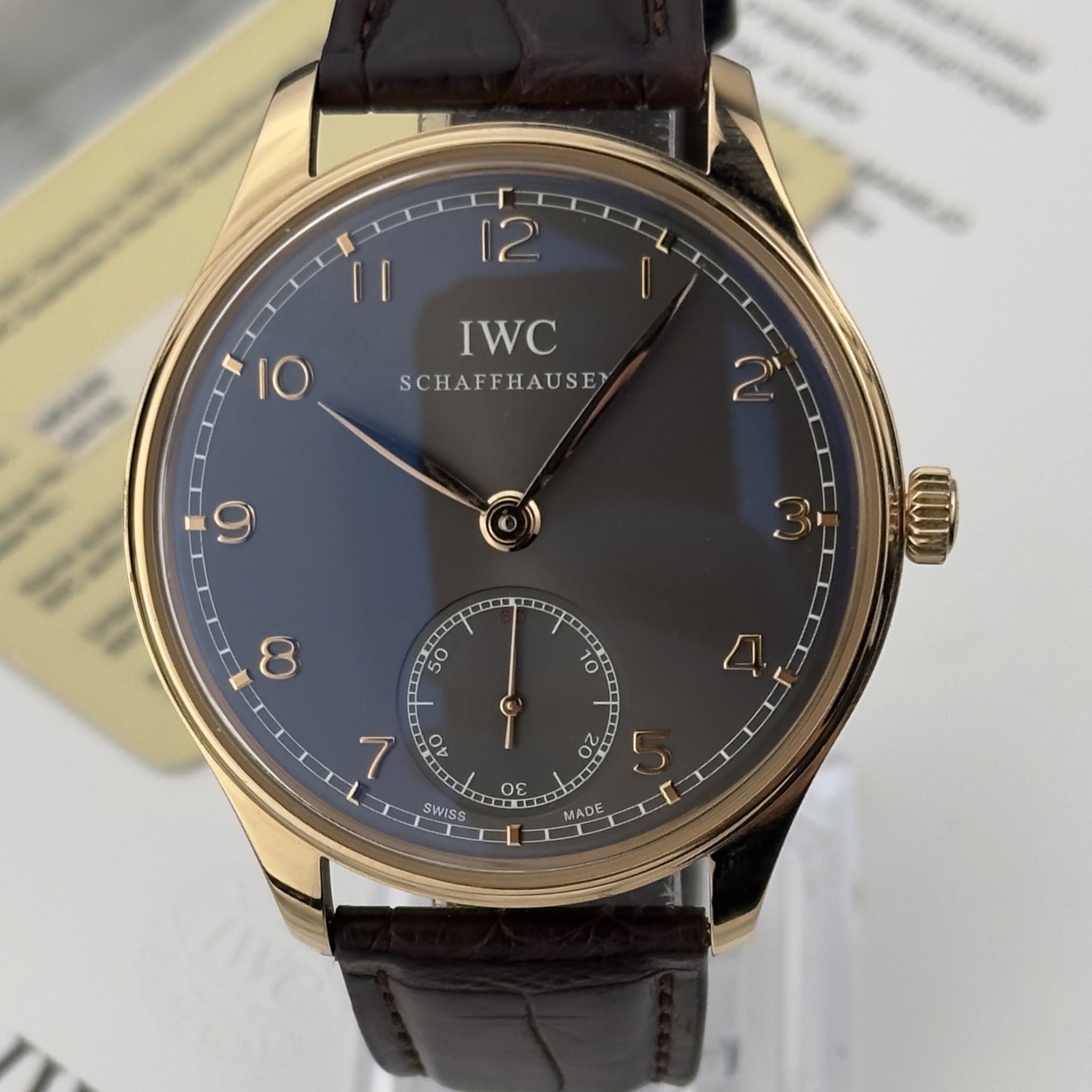May be an image of wrist watch and text that says '12 /l I0 IWC SCHAFFHAUSEY م 6 8 50 O ወ ဆ د 10 G > T L 7 O SWISS WIS WIS σε 中口 DI MAD ADE היש 0 ADA'