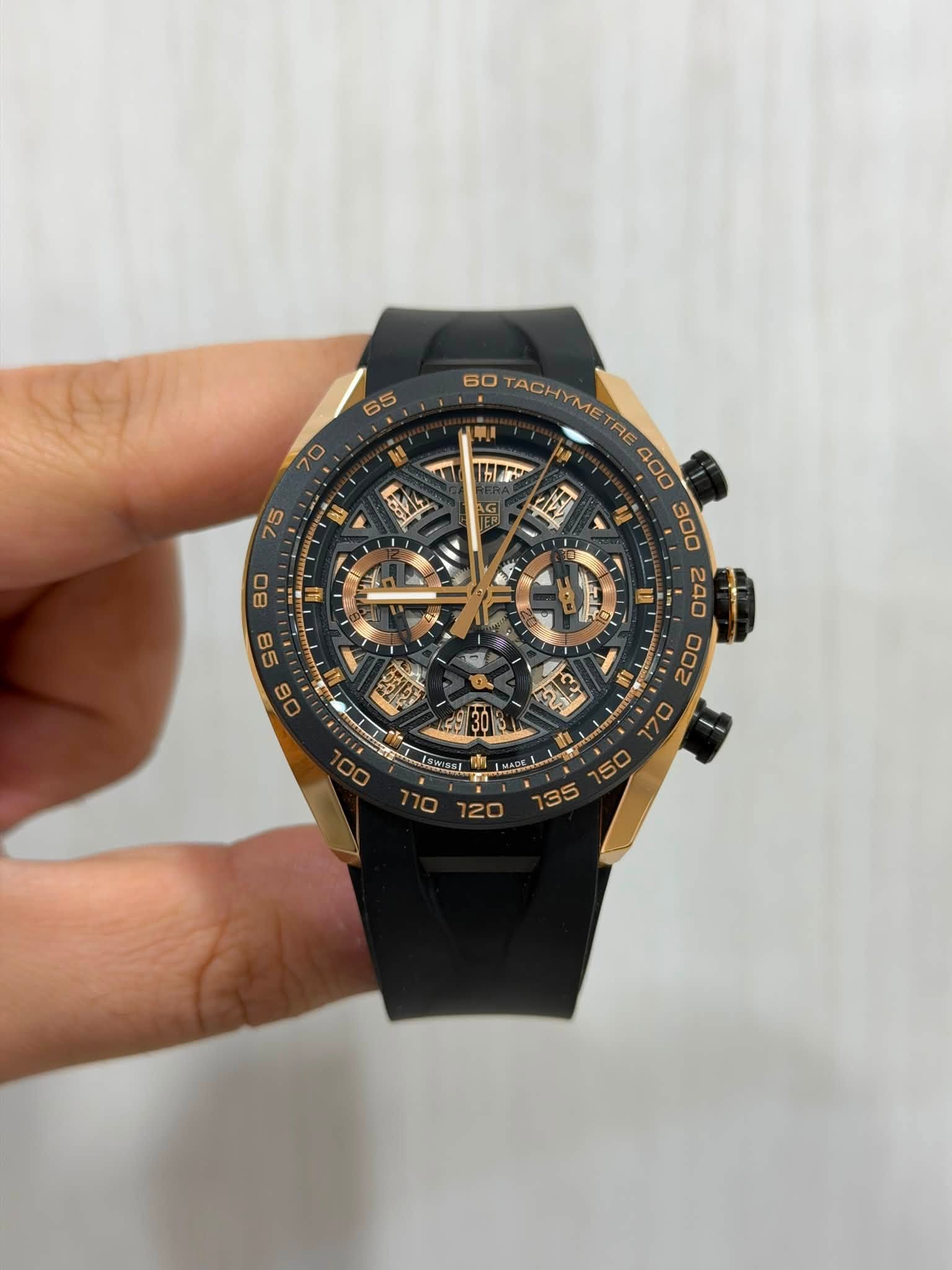 May be an image of wrist watch and text that says '65 መለ TACH ME RE 400 300 I র- 240 200 I 80 0 58 S በ C CU คน 120 135 ਦ ល'