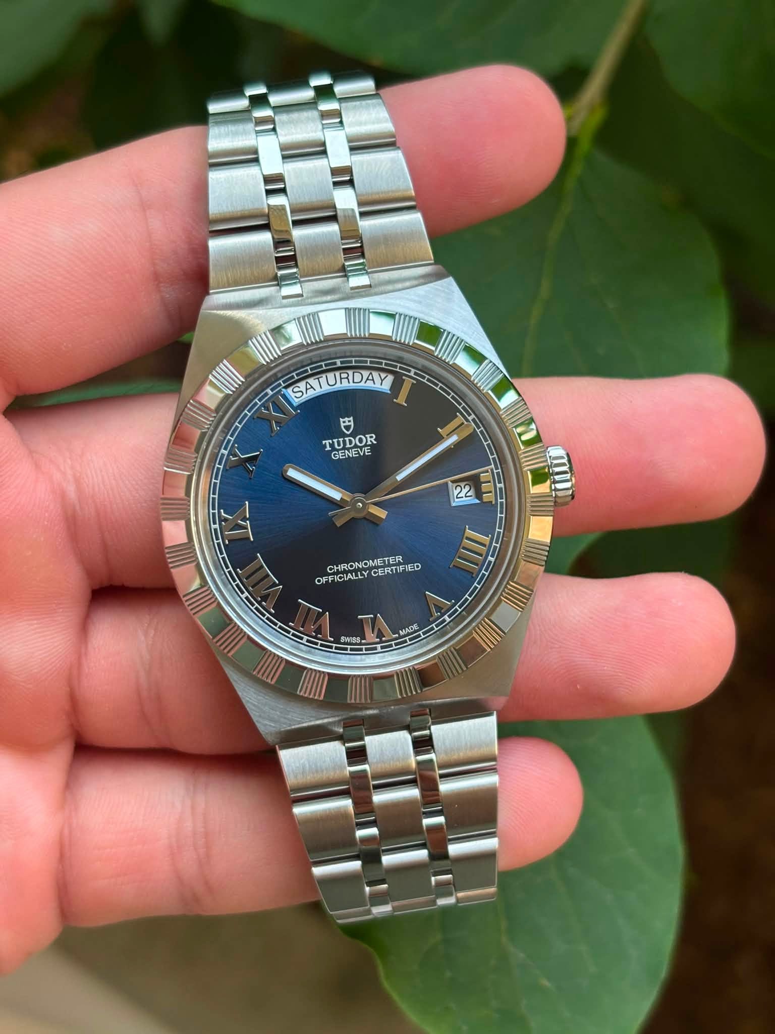 May be an image of wrist watch and text that says 'SATURDAY SATUR TURDAY SA 円 TUDOR VE GENEVE X 2 III CHRONOMETER CHRONOMERTIFIED CHRONON TER FFICIALLYO N CERTIFIED FIED OFFICIALL…