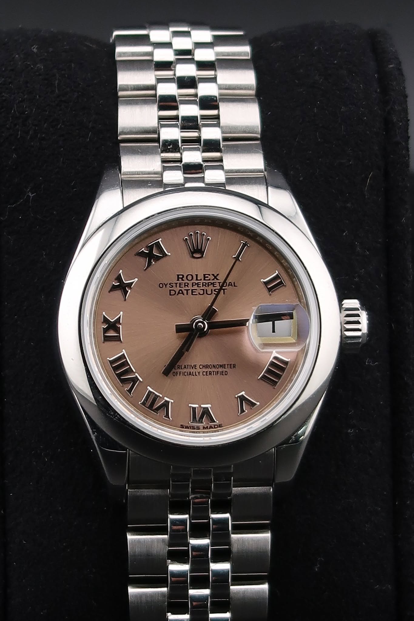 May be an image of wrist watch and text that says 'XI 灯工 V I X ROLEX TUE DATEJUS II IX ហហ nAnA nЛ и Л X FICIALLYCERTIFIED H'