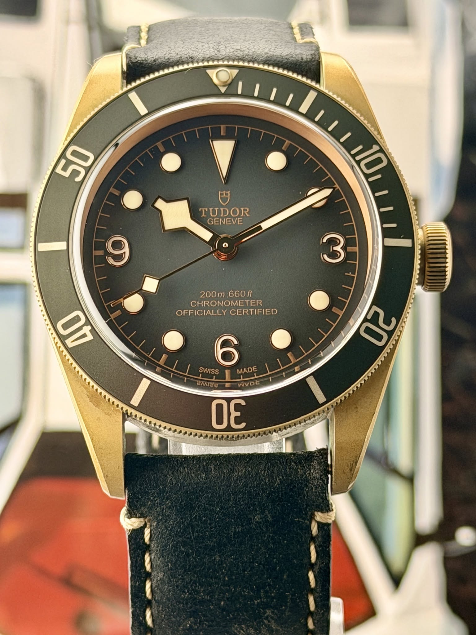 May be an image of wrist watch and text that says '50 10 TUDOR GENEVE 3 200m 200m660/ 660 CHRON CHRONOMETER C TER OFFICIALLY OFFICIALLYCERTIFIED CERTIFIED 40 6 PMSs SWISS MADE Nan…