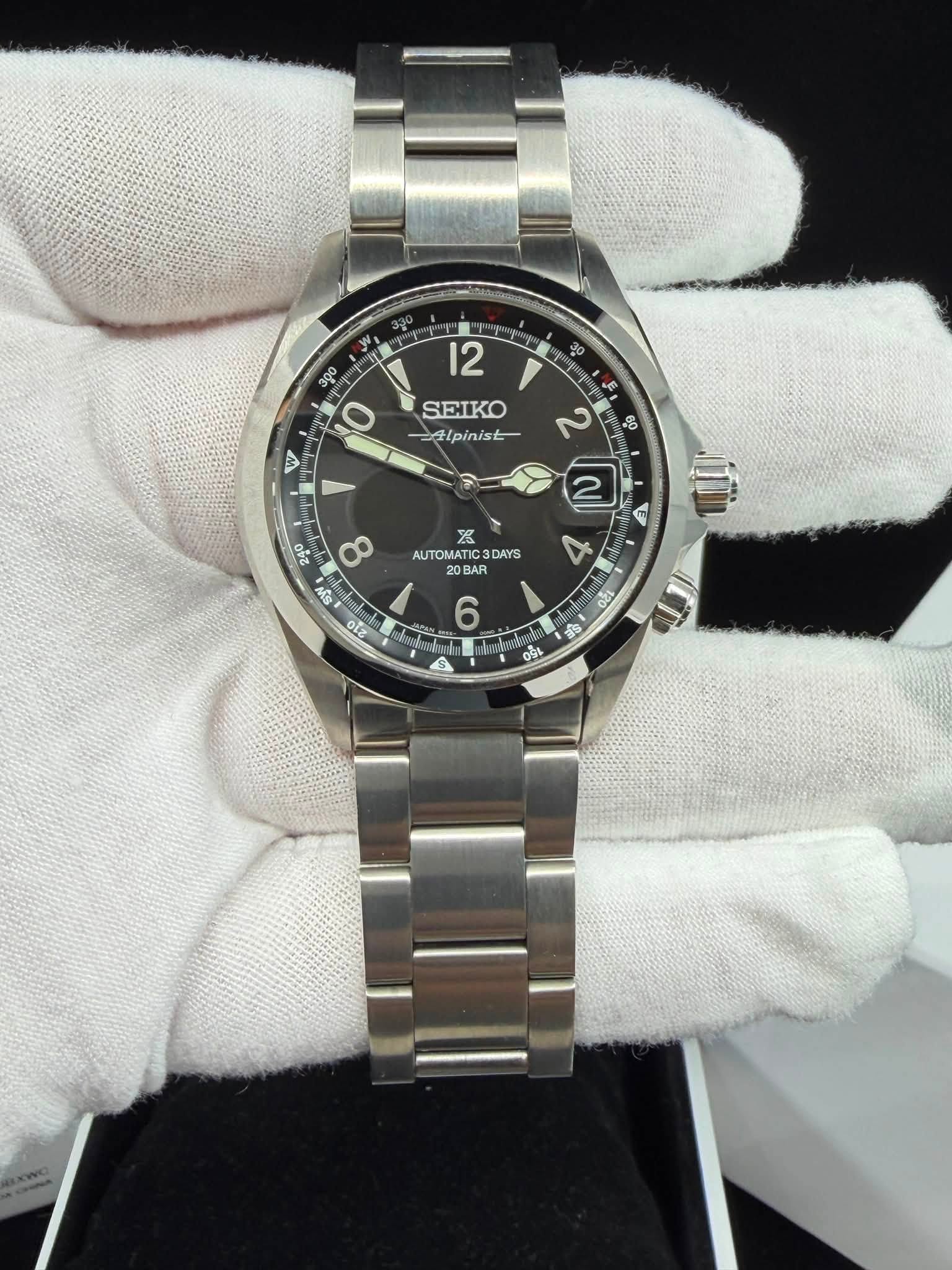 May be an image of wrist watch and text that says '၁ခ္ခမ J ၁စ္ဝ 0 30 J 60 12 SEIKO Alpinist ヒ Alp W XK AUTOMATICS ATIC3DAYS ATIC3 SDAYS AUTOMAT 20BAR ಂతಿಶె 40 8 Ms oiz 2 A 4 金 ILTP…