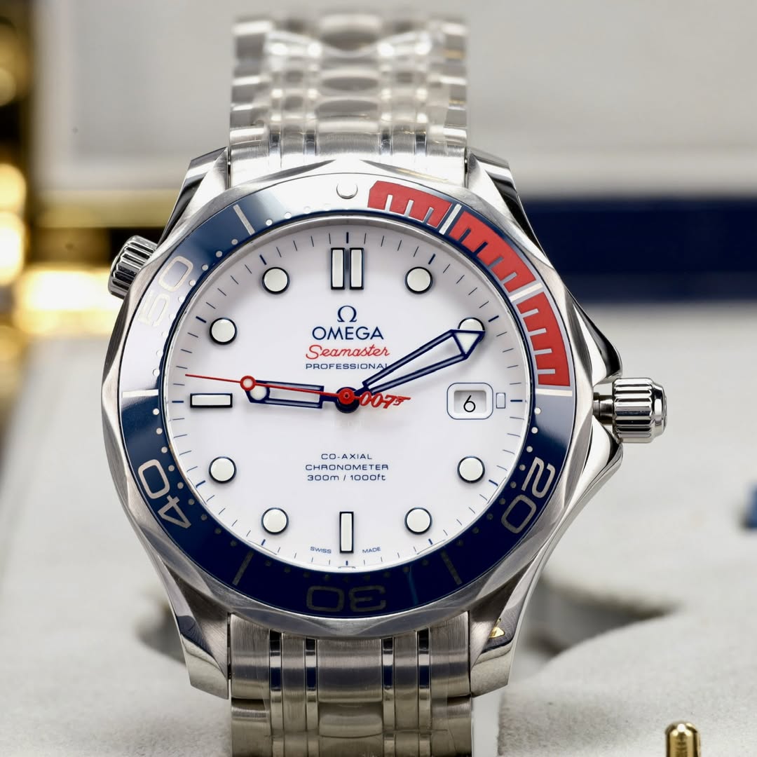 May be an image of wrist watch and text that says 'O II o ח OMEGA Seamaster PROFESSIONAL SIONA PROF PROFESS - CO-AXIAL CHRONON AONOMET ETER ER 300M 1000t O O I: 2 อยก Hu nAK…