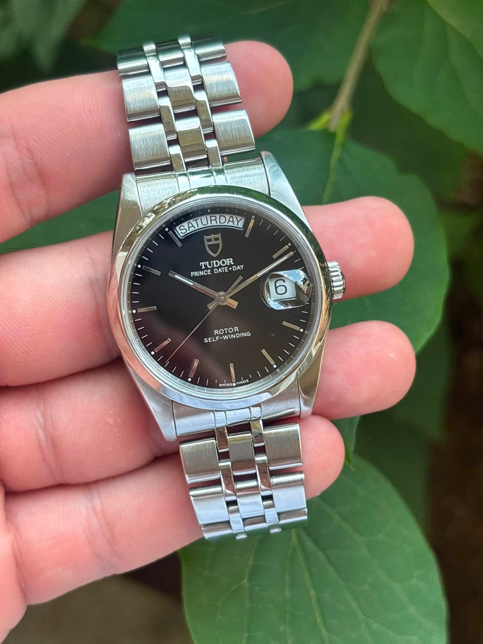 May be an image of wrist watch and text that says 'SATURDAY SATUR IDOR PRINCE CINCE TU DATE+DAY 6 ROTOR SELF-WINDING SELF-WINDING INDING SELF- 。wias'