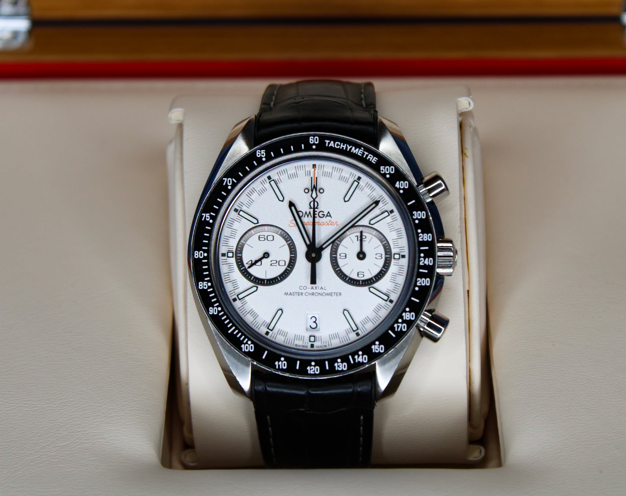 May be an image of wrist watch and text that says '65 60 TACHYMETRE RE agh III I1I IN 0M UL 500 O, ofo JUR 400 il" O ن องรี DM MEGA S noAeл 80 OI + 3 6 240 CO- MASTER HRONOMETER…