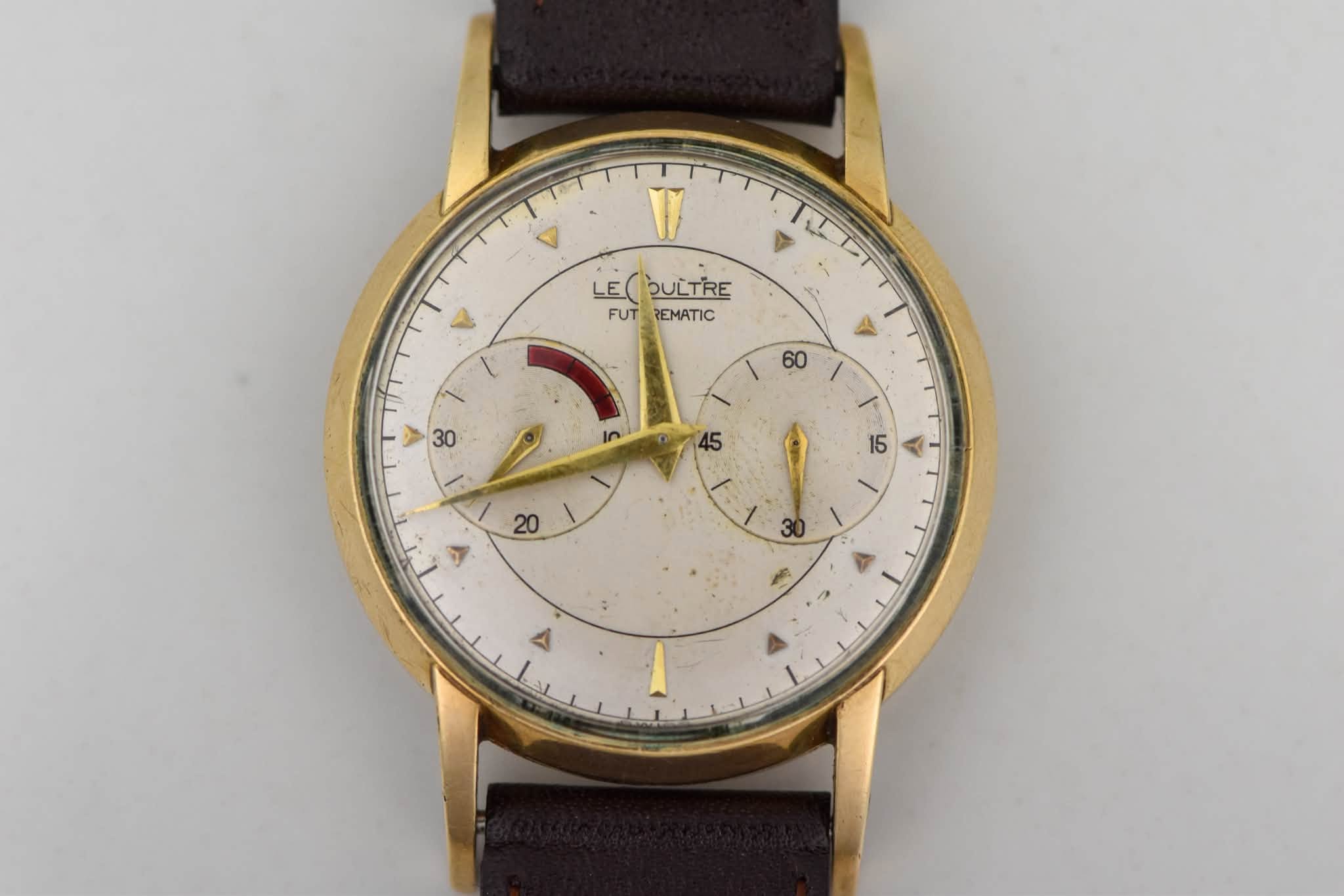May be an image of wrist watch and text that says '٧ Y ٣ ٠ LE( LE DULTRE FUT ΖΕMATΙ 60 30 in 45 / '