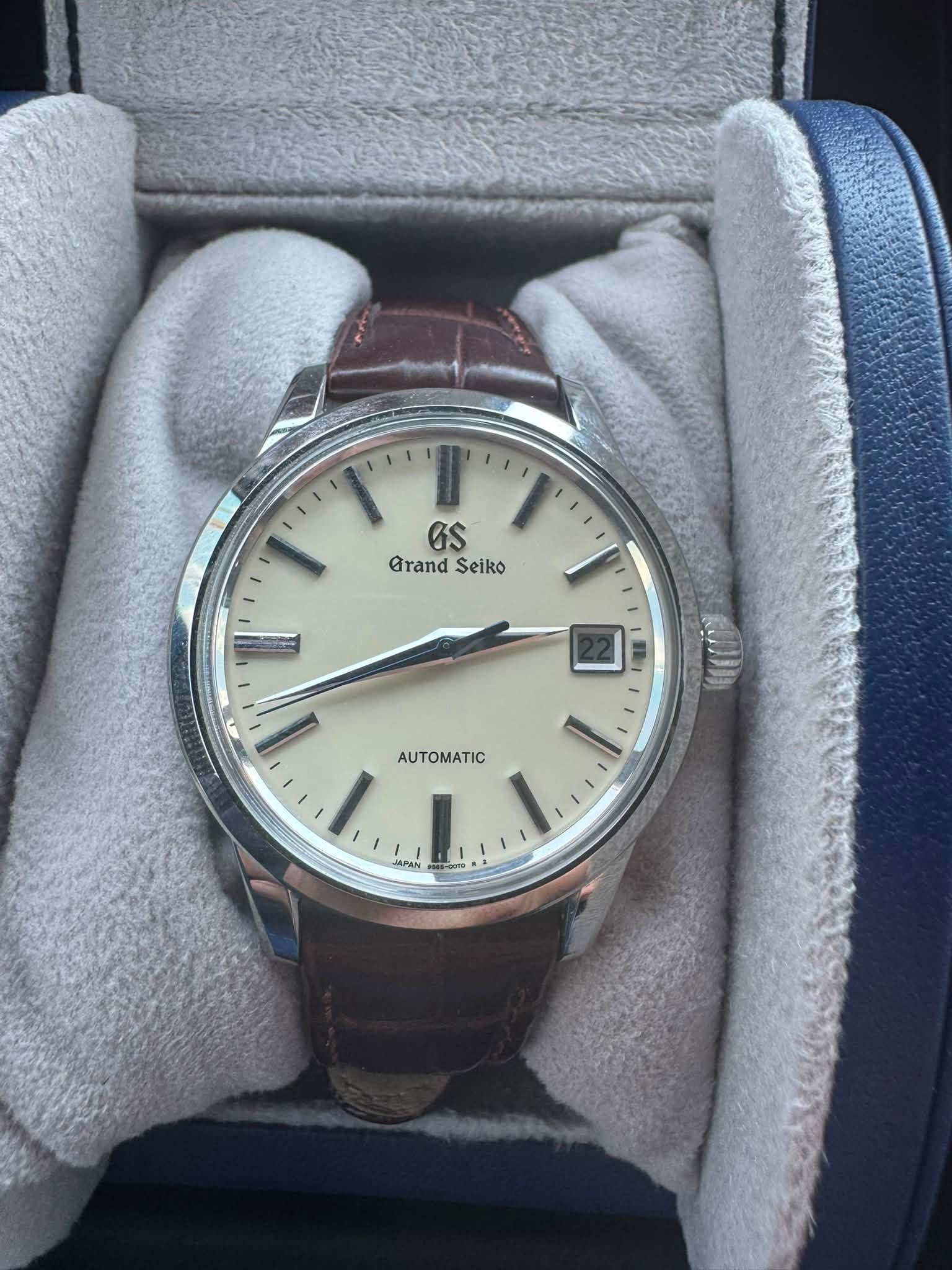 May be an image of wrist watch and text that says 'GS Grand GrandSeiRo randSeiko Seiko AUTOMATIC UAPAN SPAN'