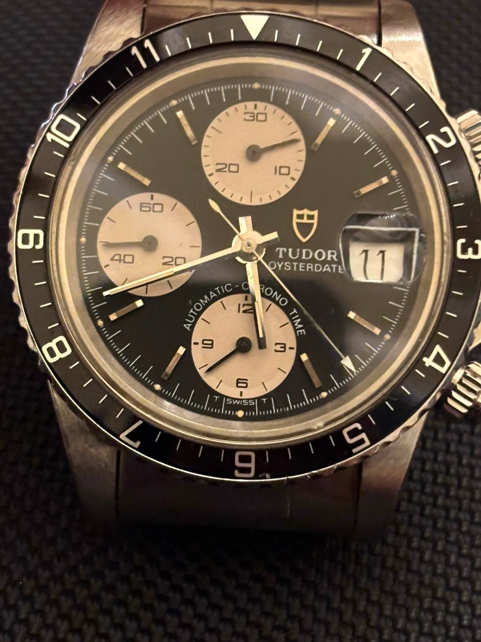 May be an image of wrist watch and text that says '...p TUDOR OYSTERDATE 11 3 IN OMA AU 9 O ONO TIME 3 6 1 NIS P 트'