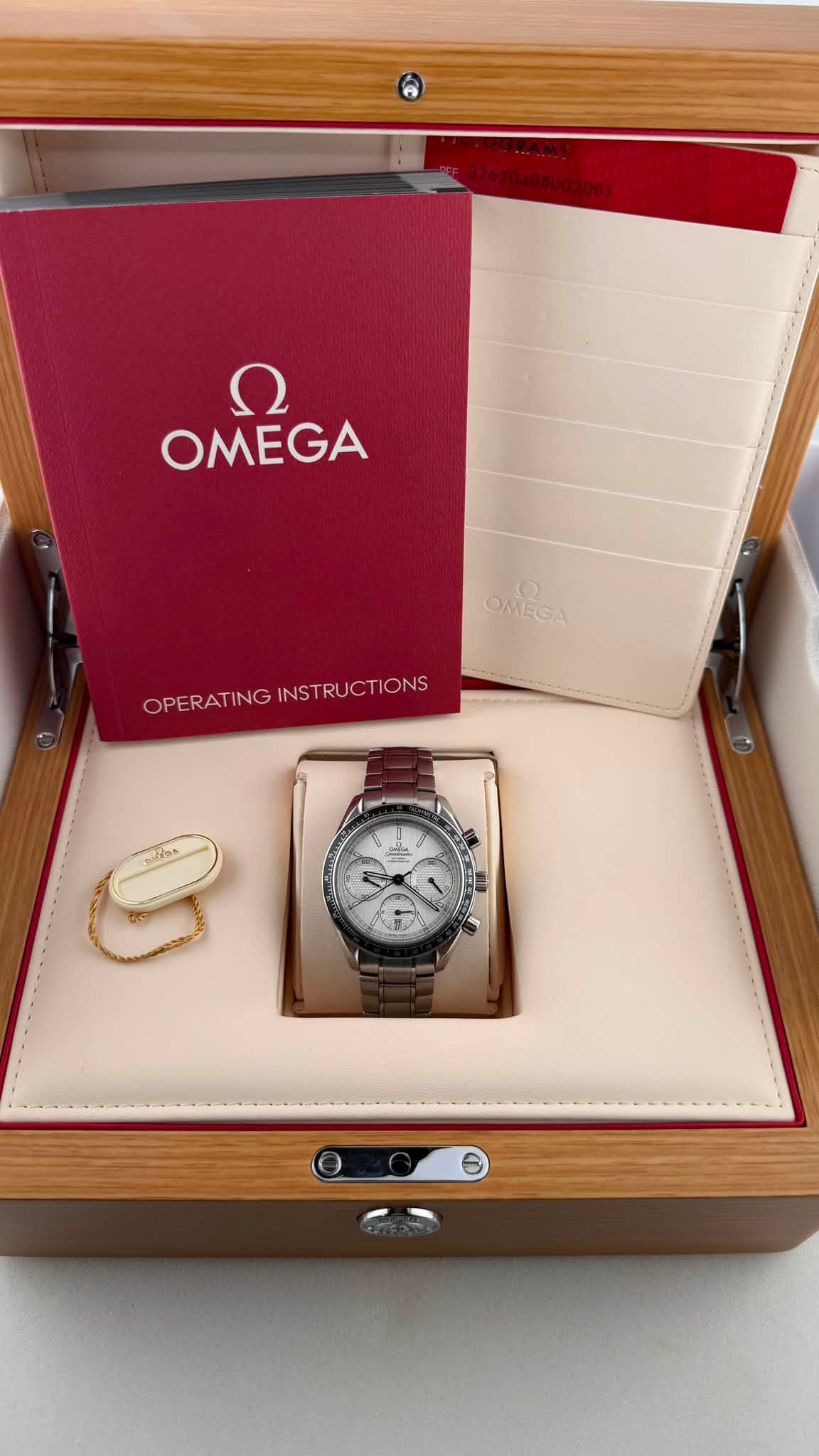 May be an image of wrist watch and text that says 'Ω OMEGA OMEGA OPERATING OPERATIN ING OPERATINGINSTRUCTIONS INSTR INSTRUCTIONS 6'