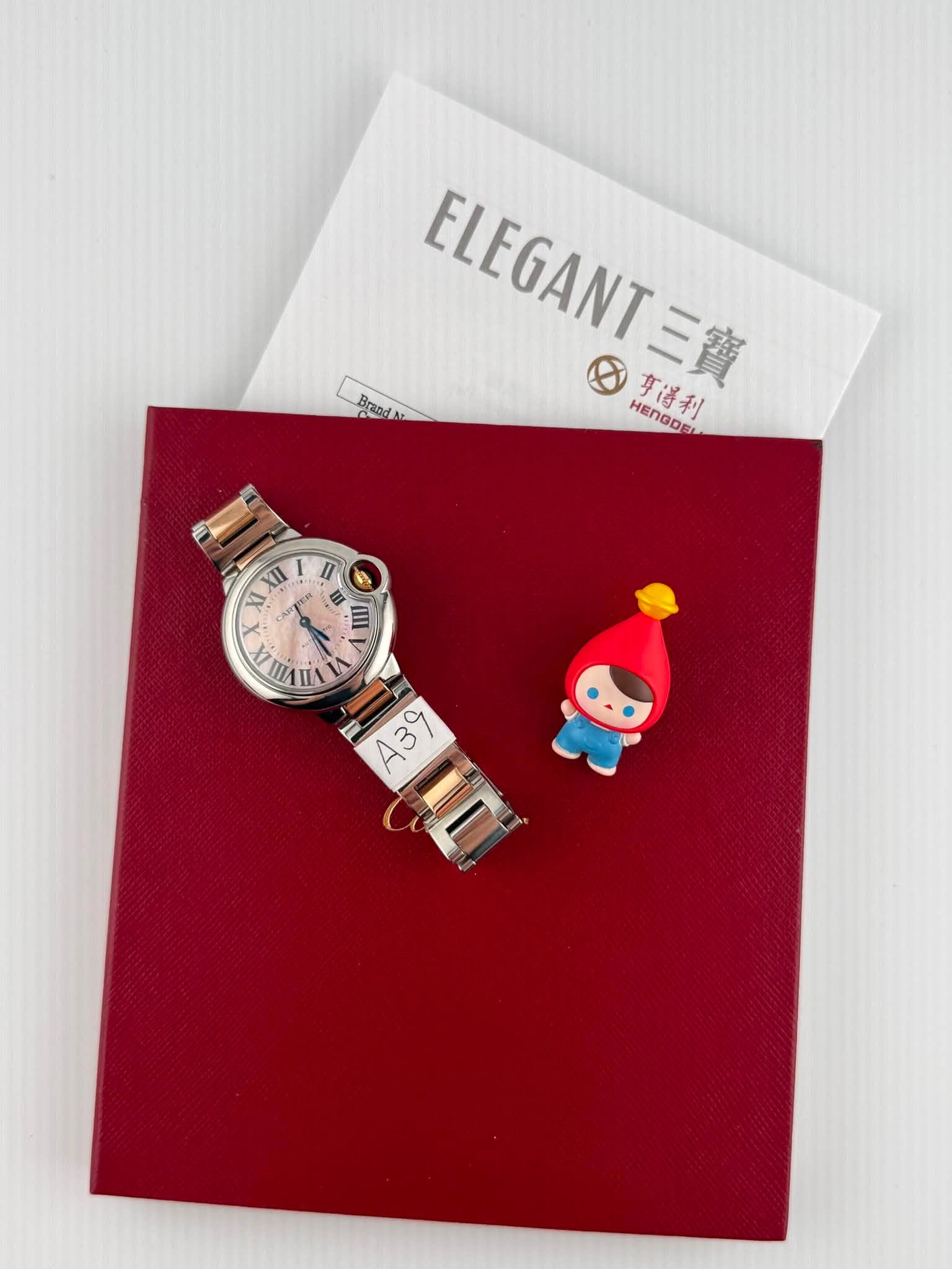 May be an image of digital watch and text that says 'ELEGANT ELEGANT 享诺利 三寶 נ4 Brand Brand HENGO B II III II XI IIAN UIA 1IL X A3 3 a'