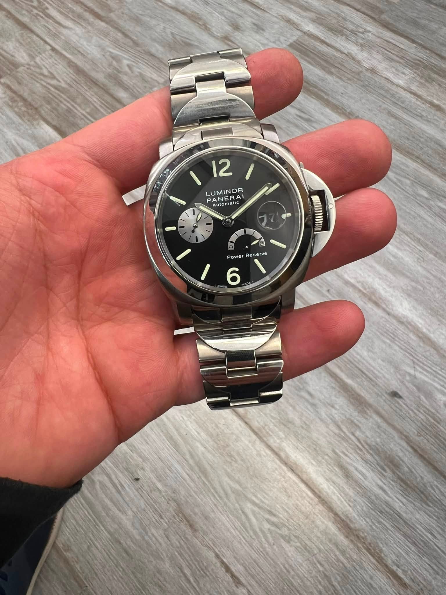 May be an image of wrist watch and text that says 'I 12 I LUMINOR PA PANER ΑΝΗΝΑ MOS mat PANERA PAN N A e B Reserve Powe 6'