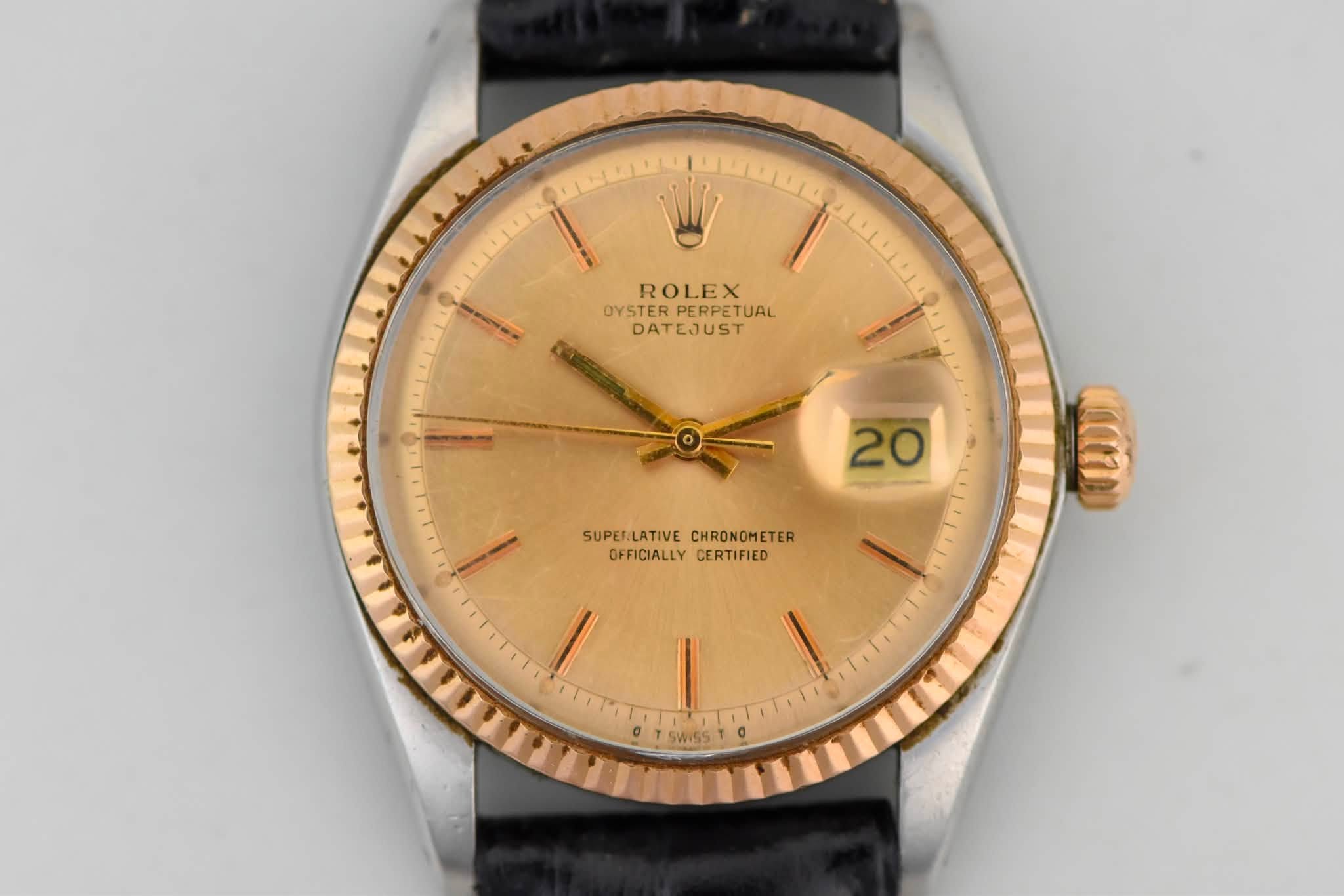 May be an image of wrist watch and text that says 'ROLEX OYSTERPERPETUAL OYSTER PERPETUAL DATEJUST ل 20 SUPERLATIVE SUPET.LATIVECHRON CHRONOMETER OFFICIALLY OFFICIALLYCERTIFIED…