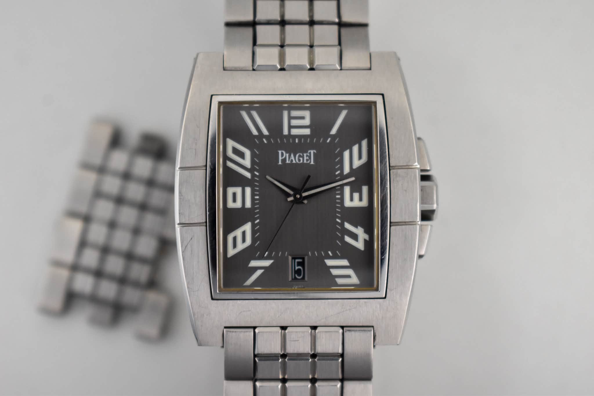 May be an image of digital watch and text that says '12 9 PIAGET 4 23 3 미 一ヨカ لاً 10 さ ヨカ'