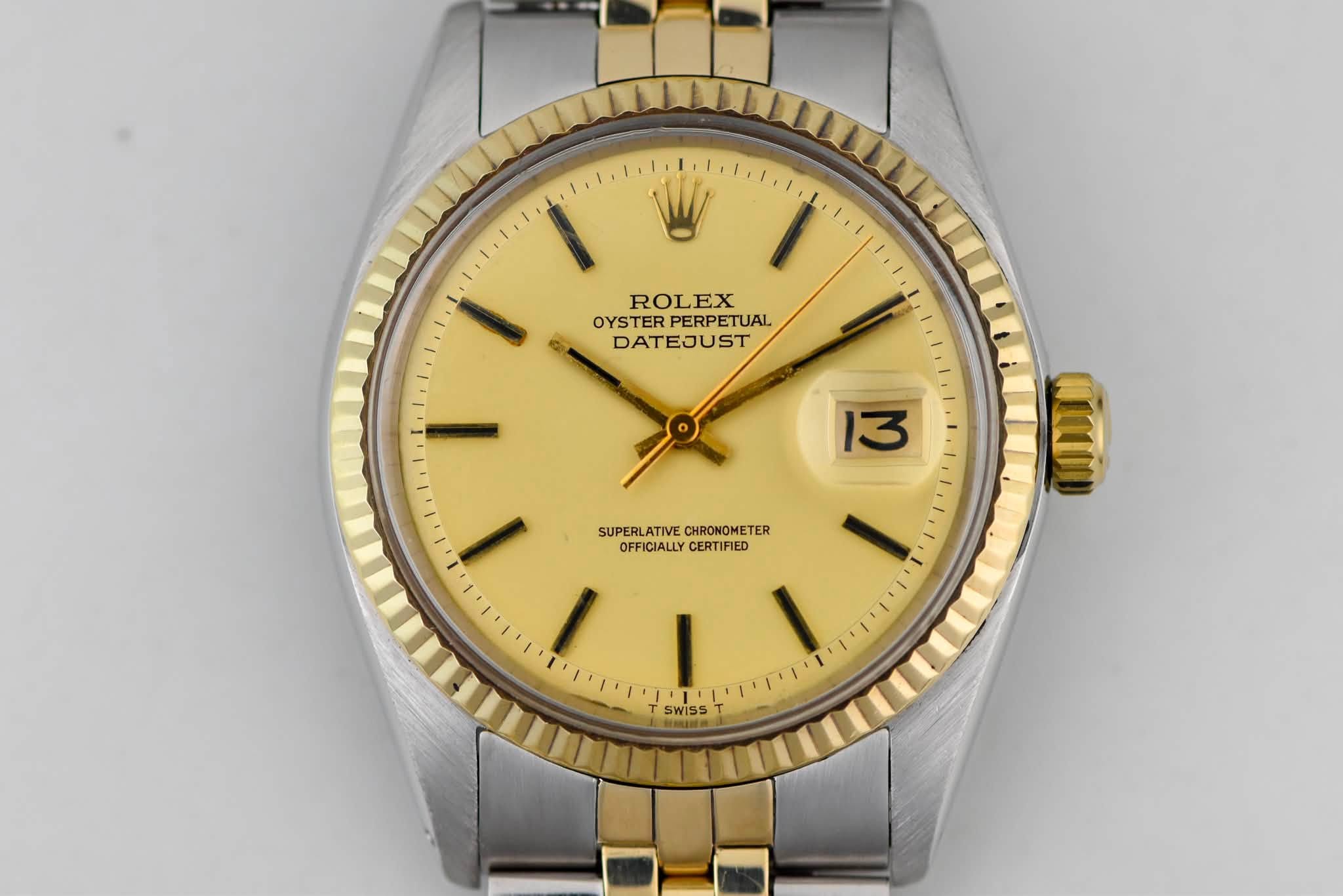 May be an image of wrist watch and text that says 'ROLEX OYSTER OYSTERPERPETUAL. PERPETUAL DATEJUST 13 SUPERLATIVE SUPERL SUPERLATIVECHRONOMETER CHRONOMETER OFFICIALLY…