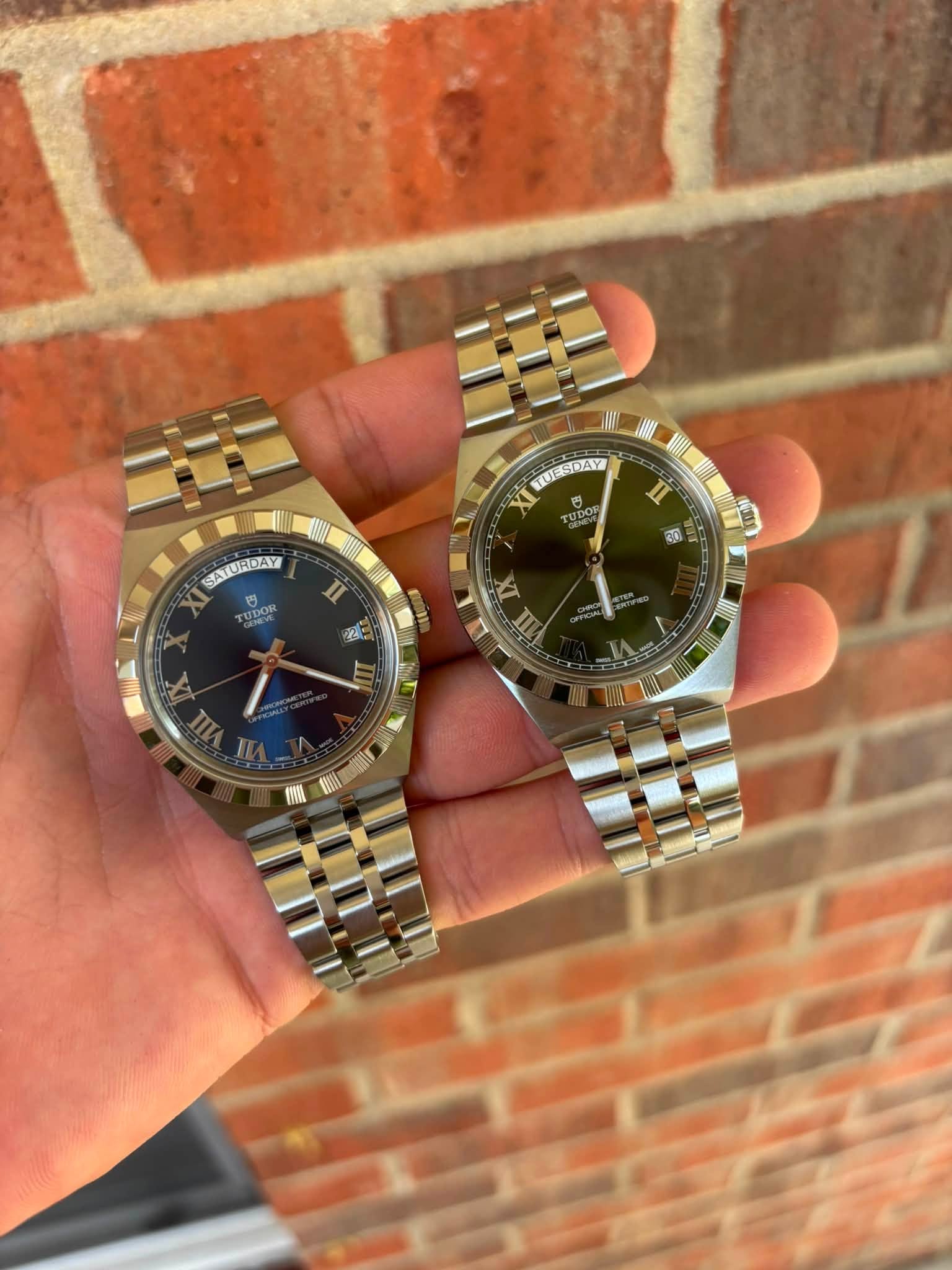 May be an image of wrist watch and text that says 'TUESDAY DAY X O TUE UDOR II SAURDAY XT XI TUDOR LUDO EDOR NE र ג2 IX III III X II'