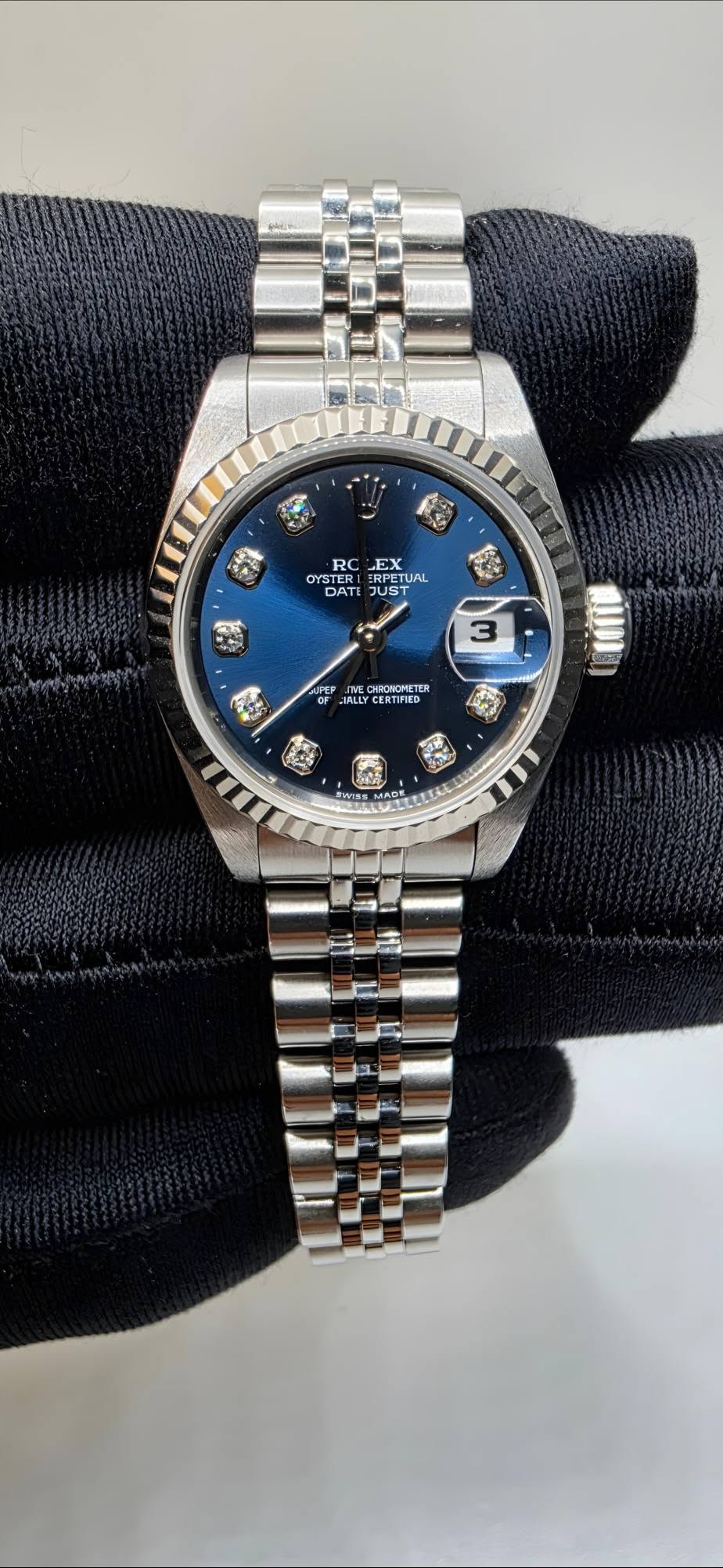 May be an image of wrist watch and text that says 'RC RC EX orS STER: 파디드 DATE ATE RPETUAL TUAL RICT 3 APCP CHRORGNETER CIALLY 愛 جة LET'