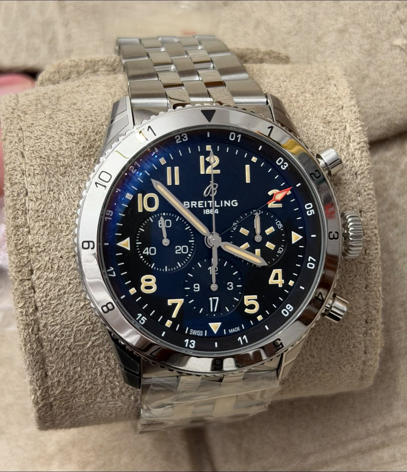 May be an image of wrist watch and text that says '11 I ۱ 19 Il IO BREITLING G <L 10 1 LO MADE SWISS 13 I'