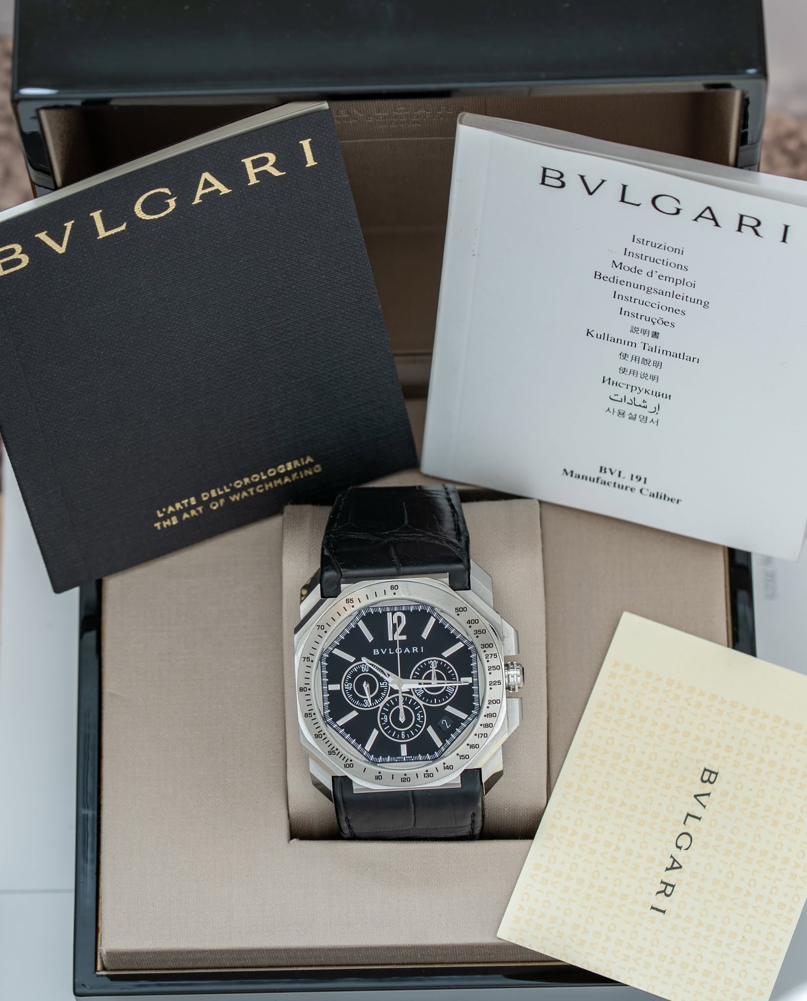 May be an image of wrist watch and text that says 'VLOARI BVLGARI BVLGARI Istrucioni Made Instructions eee emploj Instrlicciones Instrações Kalanm alimndjor: ИиcTpyKAиKи UKH…