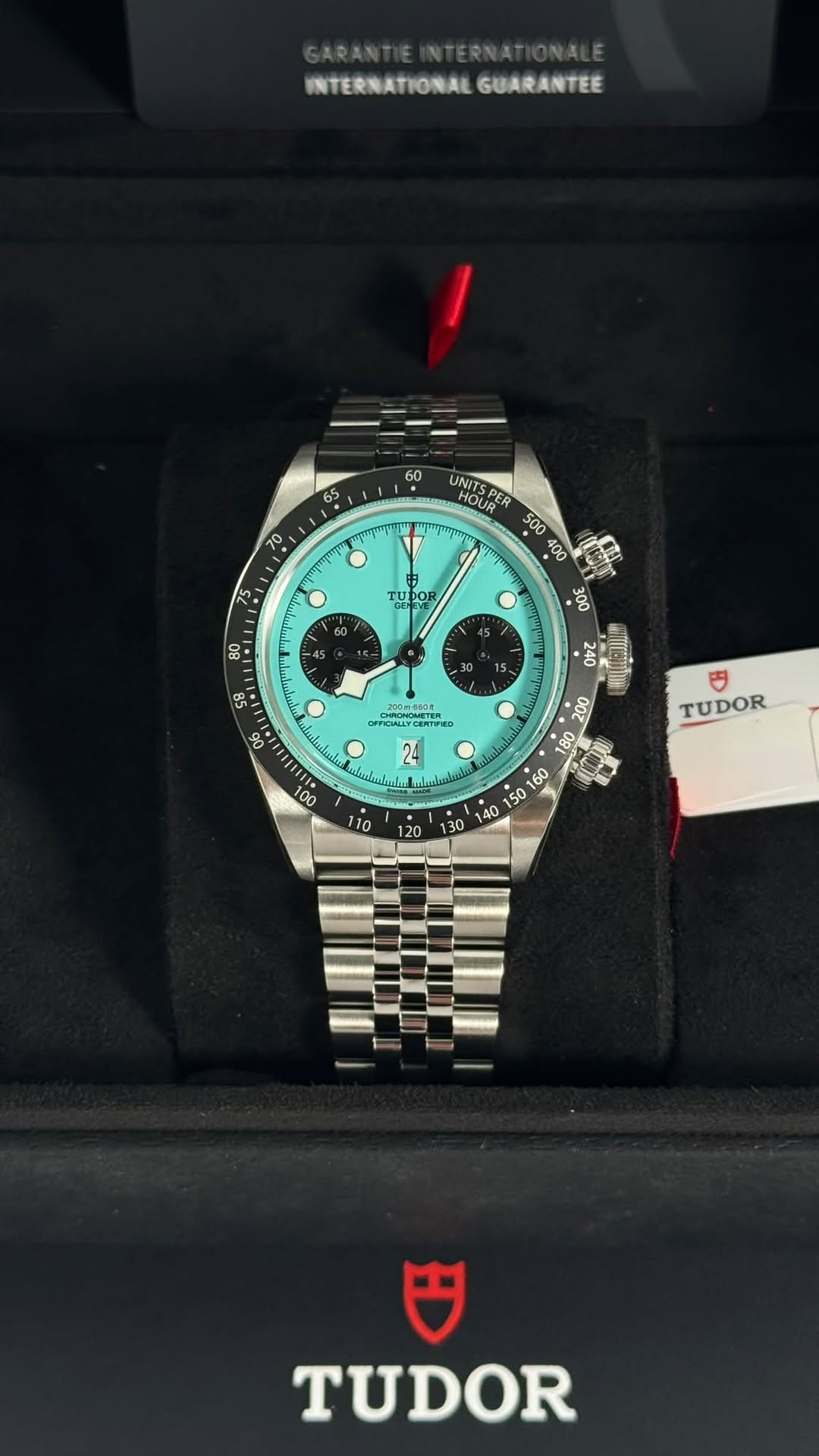 May be an image of wrist watch and text that says 'INTERNATIONALGUARANTEE INTERNATIONAL GUARANTEE 60 65 70 ሞን UNITSPE HOUD HOUR 500 100 TUP TUDOR OR 80 5 ምጣጥባ ምንባማ 58 opKeKomиTиa…