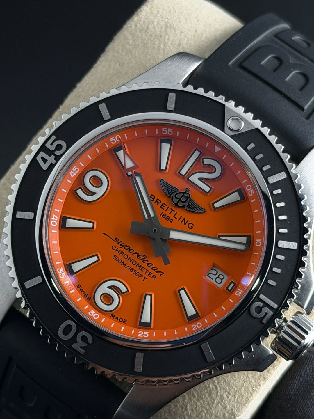 May be an image of wrist watch and text that says '新面 50 量 و 12 05 Ot BREITLING BREITANG 1884 CHRON CHRONOMETER superOcean CHANE PRONOMETE 500M 00M/1650ET ecean SWISS 30 6…