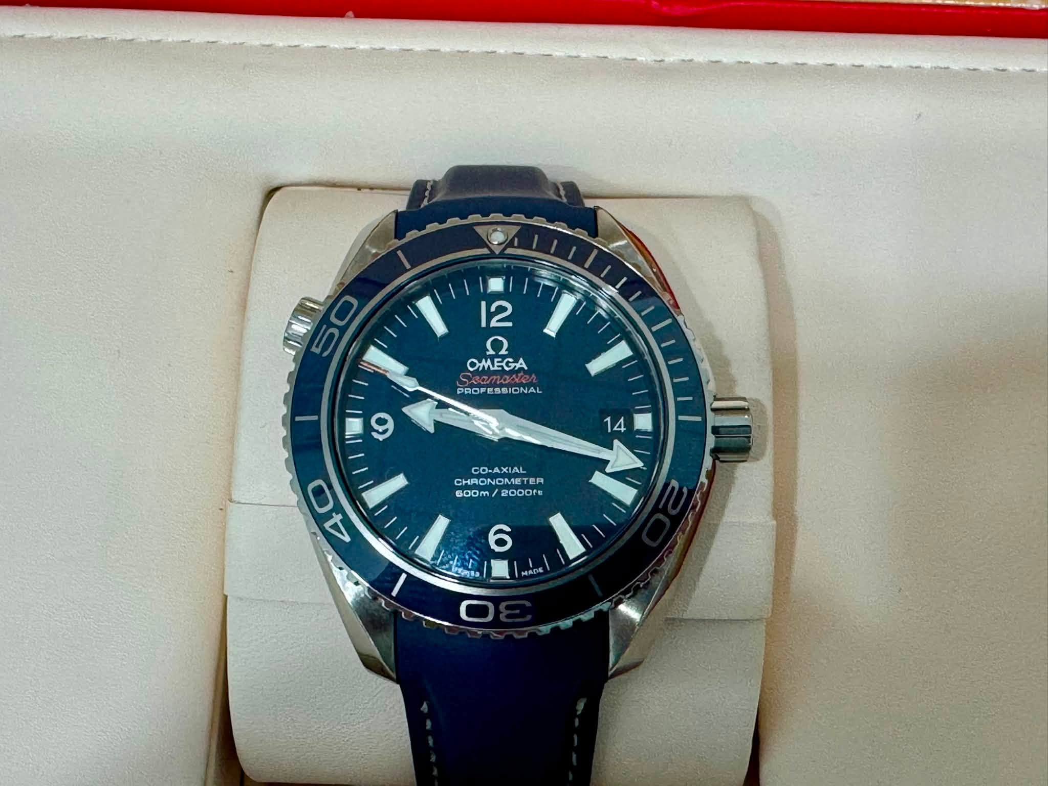 May be an image of wrist watch and text that says '12 በ1 50 OMEGA PRO PROFESSIONAL S 9 14 CO-AXIAL CHRONOMET TE eobo/acoors ER GODm GOD 200Or 40 4 6 ea mAK 0'