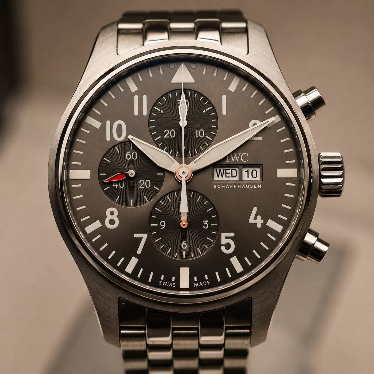 May be an image of wrist watch and text that says '11 10 + 20 10 60 4U 0 20 WC WED WED10 10 SCHAF SCHAFFHAUSE AFF AUS HAUSEN N SWISS MADE'