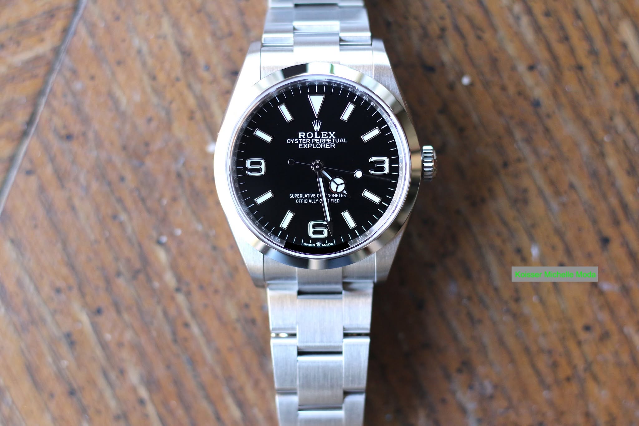 May be an image of wrist watch and text that says 'ROLEX EX EX OYS YSTER 早0 ERPERPET EXPLORER JAL ERPERPD ما M SUPERLATV SUPE LATVE FERCLALLY CALLYO G NOMETE- HOMETE 裝 ল な TWTE…