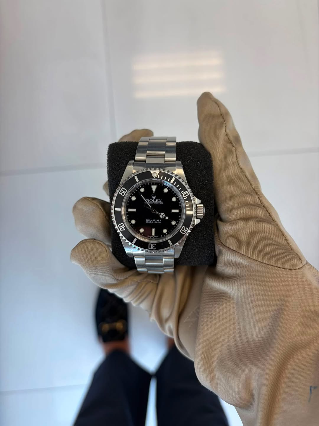 May be an image of wrist watch and text that says 'V 50 TLE 110 F AO Ne'