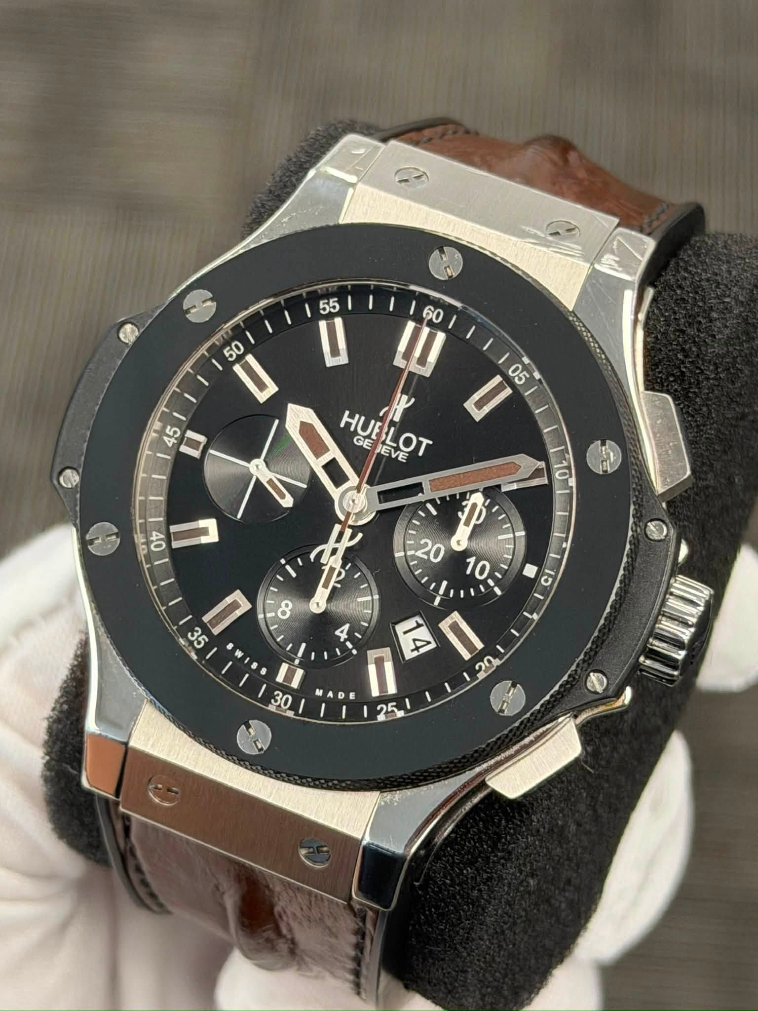 May be an image of wrist watch and text that says '55 U 50 60 45 口 HUELOT א I 05 GE GEJEVE EVE 10 Ob D - 35 n MADE лO ለርብ ٨ n 2 n 25 30'
