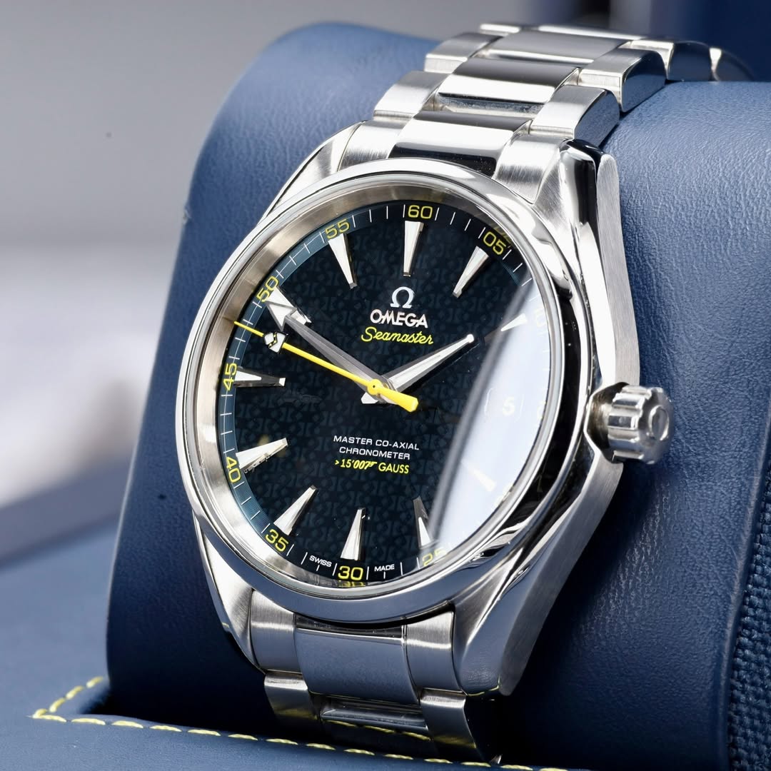 May be an image of wrist watch and text that says ' +501+11155 +1I155 I 5/ 50 OMEGA Seamaster 145 + 00 5 MASTE A BTEM MAS CHAONOME EHC ACO AXIAL CHRONGMETE OMETER =15'007 GAUSS 35…