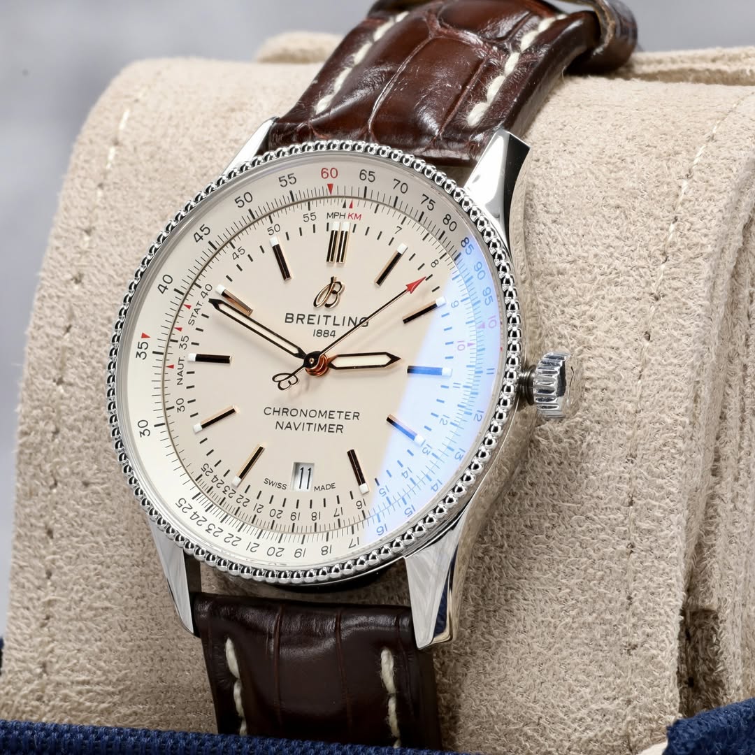 May be an image of wrist watch and text that says 'g 55 اواو neoaT| መማህ 55 55 HK 75 ግግር 50 45 Ul TA 35 S NAUT. R 30 35 BREITLING ING BREIT (884 30 CHRONOMETER NAVITIMER hampon…