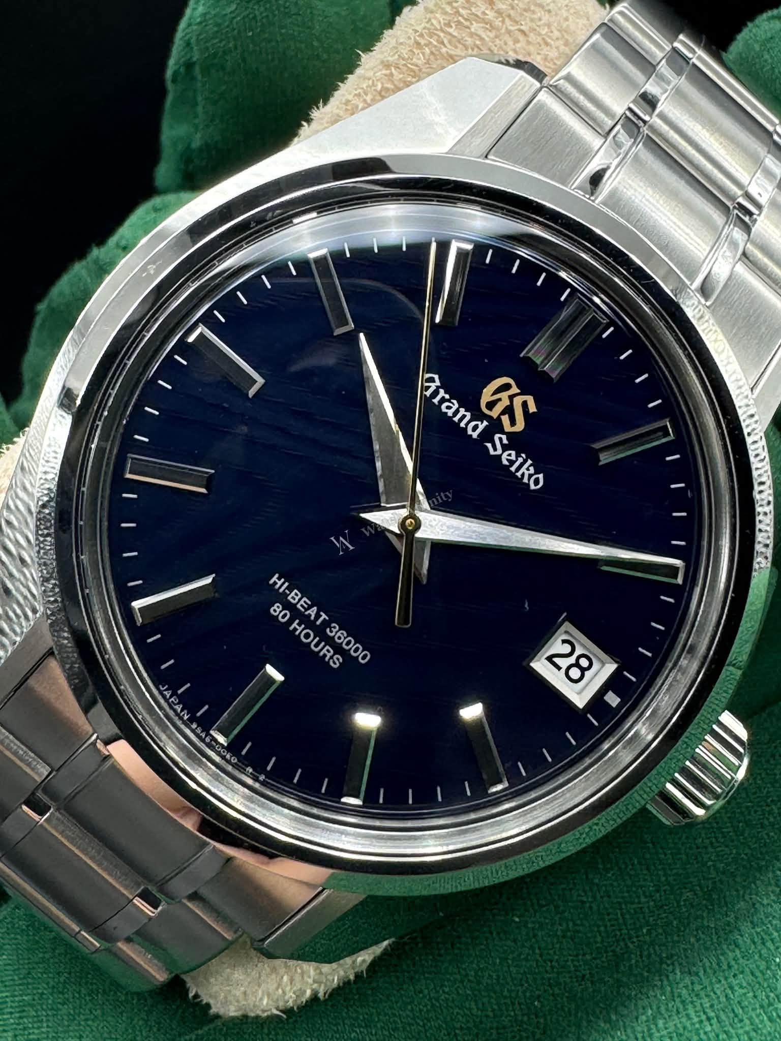 May be an image of wrist watch and text that says 'Arand ArandSeiko Seiko Seiko Arand GS H/- 80 I-BEAT HI-BEAT36000 T HOURS 36000 28'