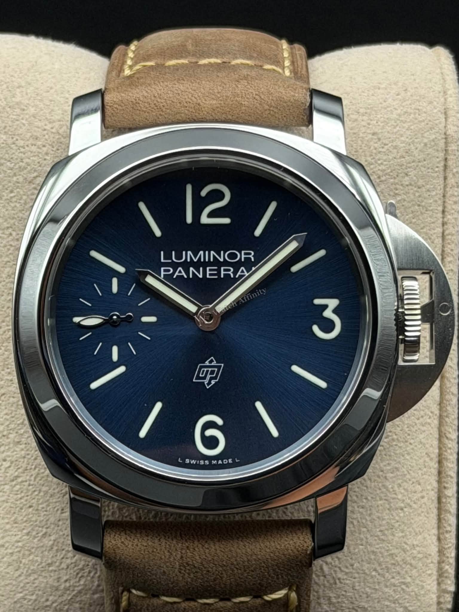 May be an image of wrist watch and text that says '12 12 LUMINOR PANERA 3 a I 6 SWISSMADE MADE M'