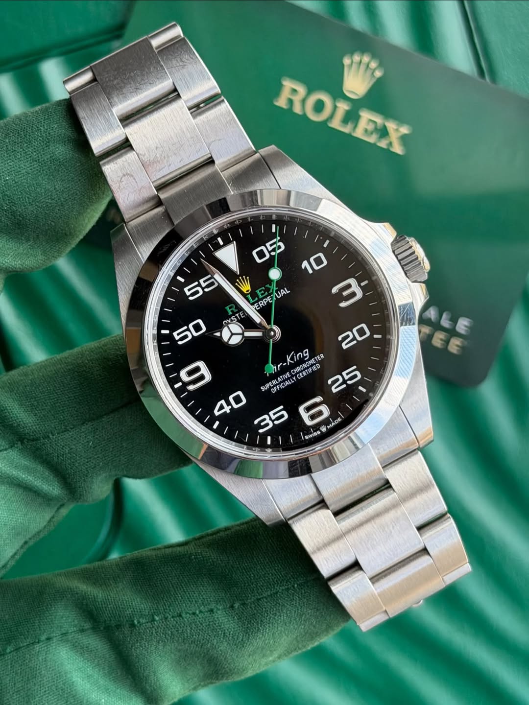 May be an image of wrist watch and text that says 'ROLEX ROLEX 量 " 5 ε 05 Z 10 W UAL ERPE 3 S 20 -King CSOTFIED ETER LO COSBLATINE Mar-king EHEAH AF記AH OFFICIALL 25 1 I 70 ៣ ٣ SUP…