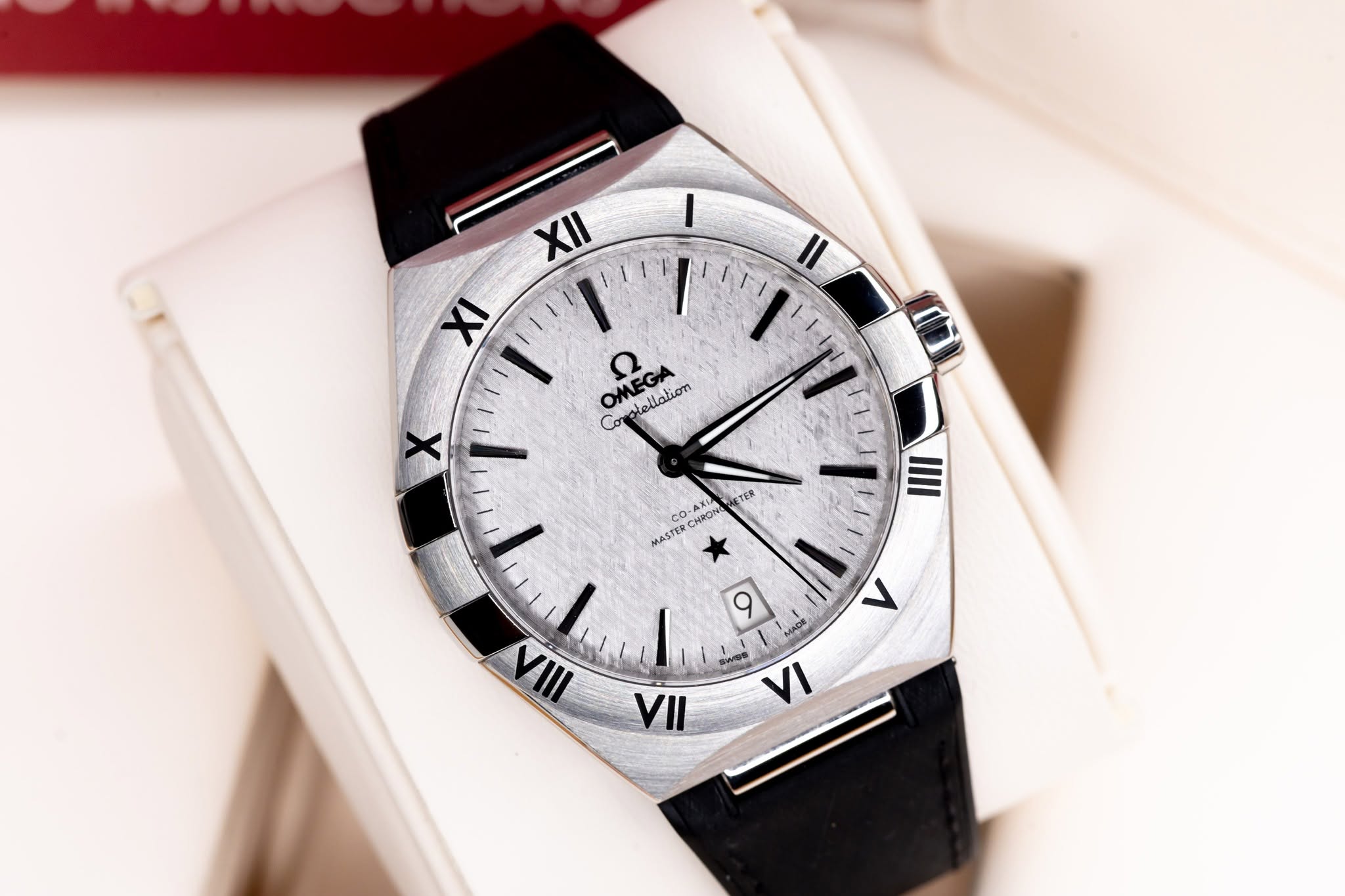 May be an image of wrist watch and text that says 'X XI ont OMEGA OMEGA ငတ omiellation siellation + l' TER ER 6O -AXI CHRON MASTER IIII IIII ν 9 AJADE 0 ۱٨ IIIA Л'